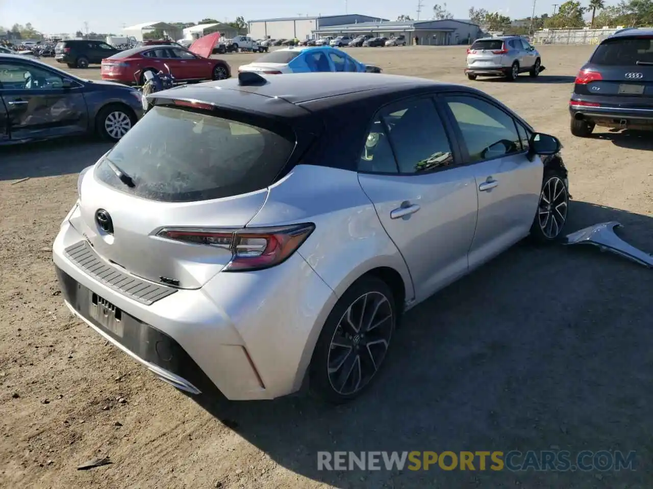 4 Photograph of a damaged car JTNC4RBE9L3100188 TOYOTA COROLLA 2020