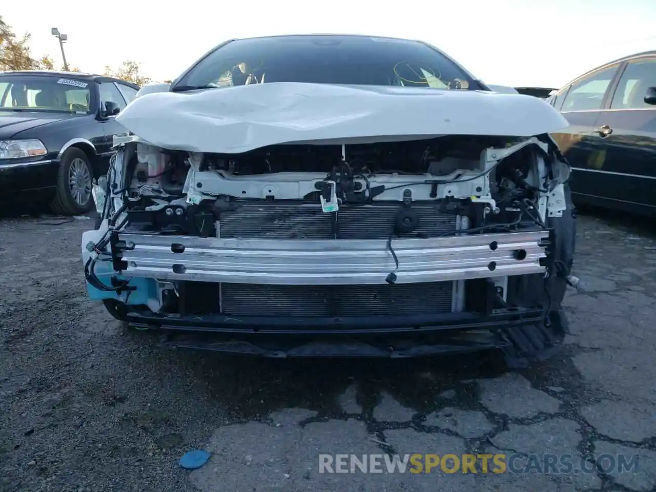 9 Photograph of a damaged car JTNC4RBEXL3090979 TOYOTA COROLLA 2020