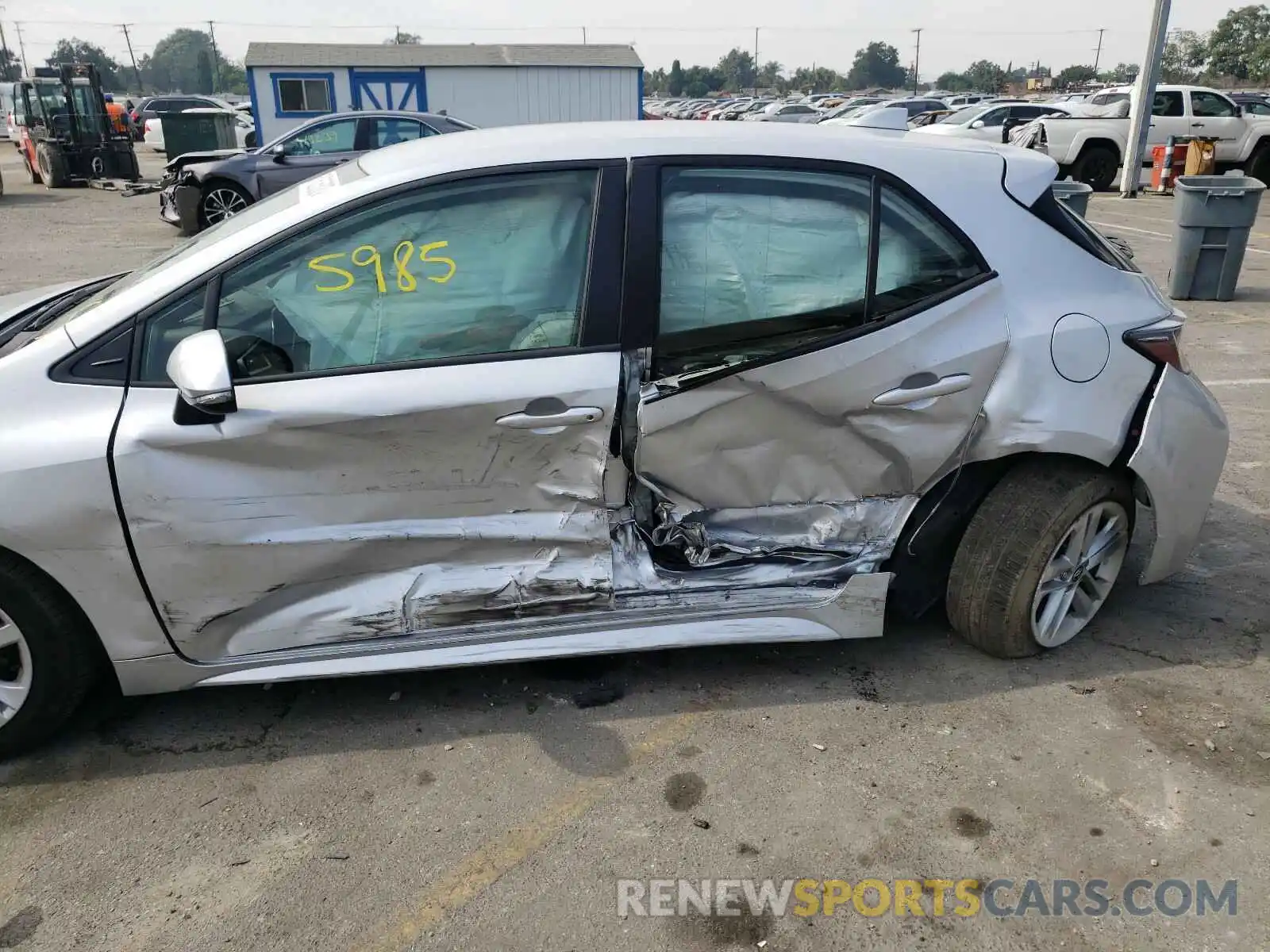 9 Photograph of a damaged car JTND4RBE0L3075041 TOYOTA COROLLA 2020