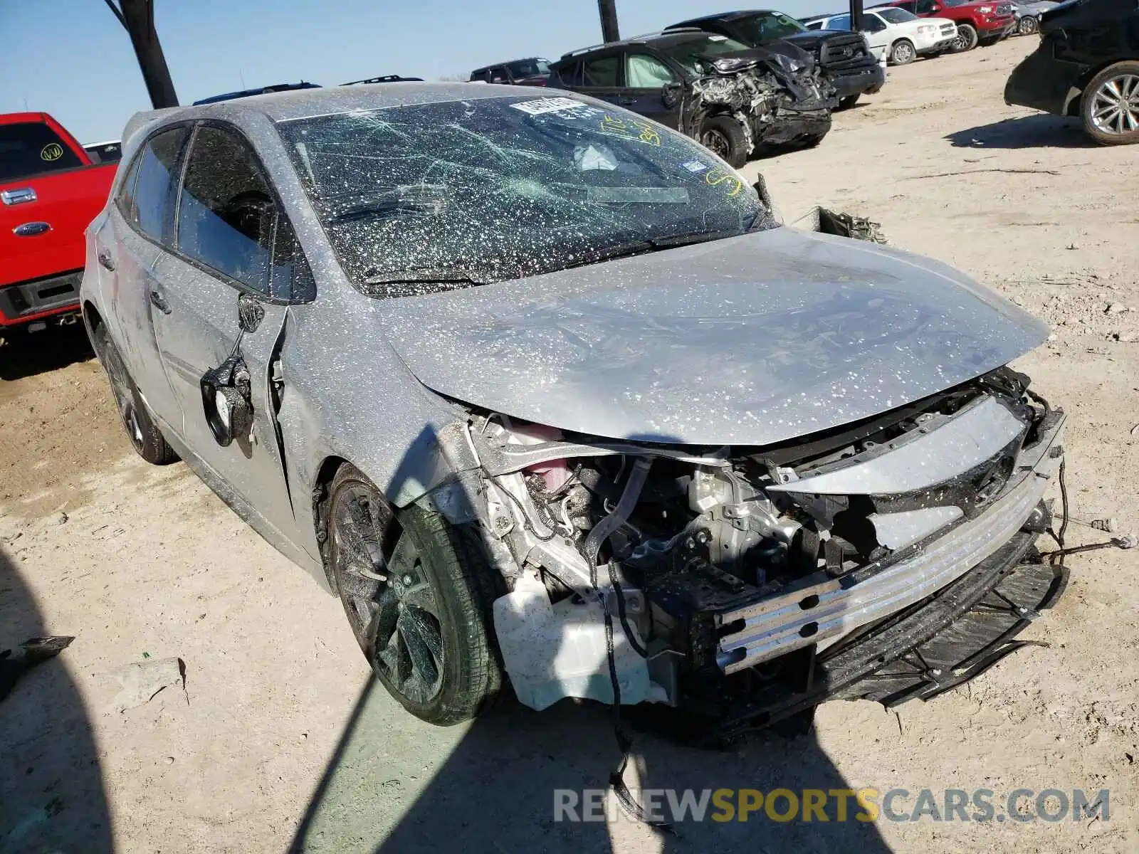 1 Photograph of a damaged car JTND4RBE0L3083754 TOYOTA COROLLA 2020