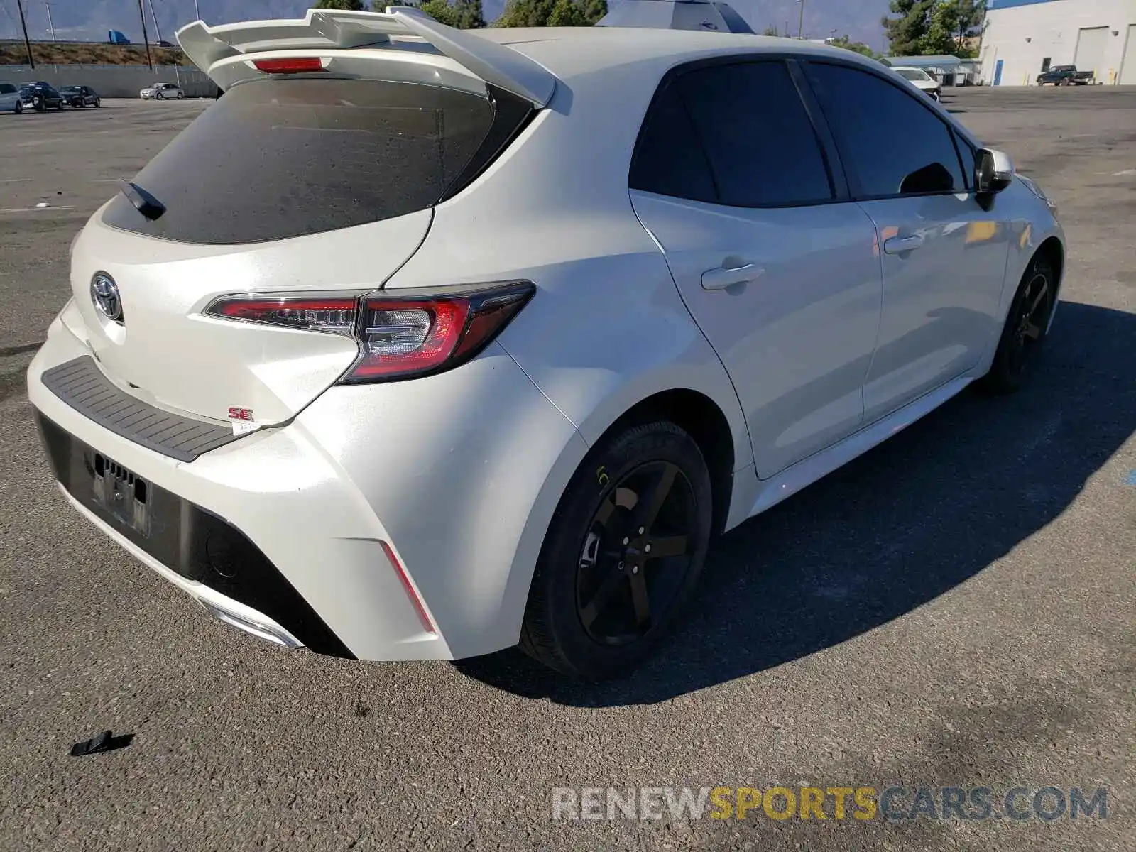 4 Photograph of a damaged car JTND4RBE0L3084838 TOYOTA COROLLA 2020