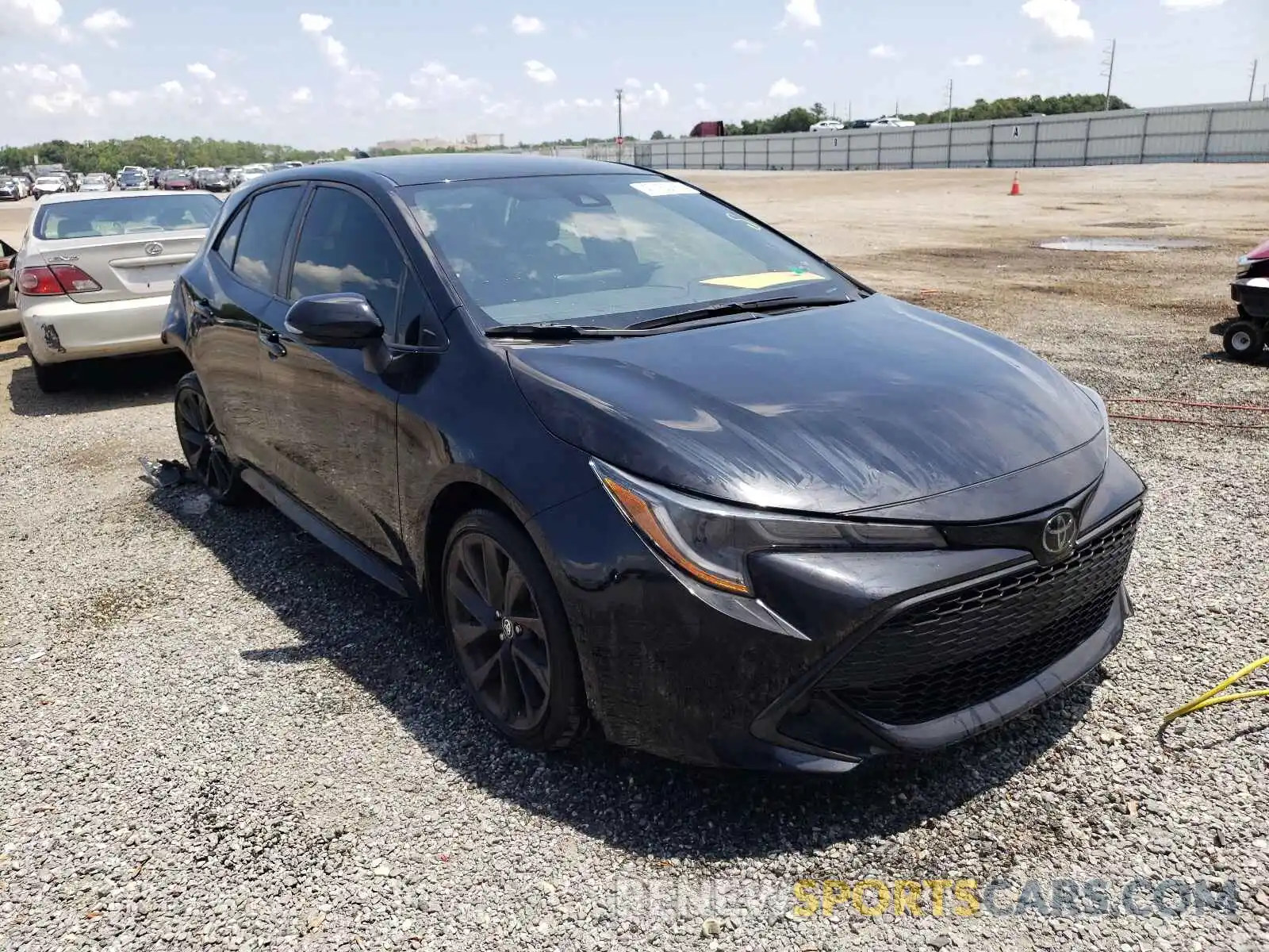 1 Photograph of a damaged car JTND4RBE0L3084869 TOYOTA COROLLA 2020