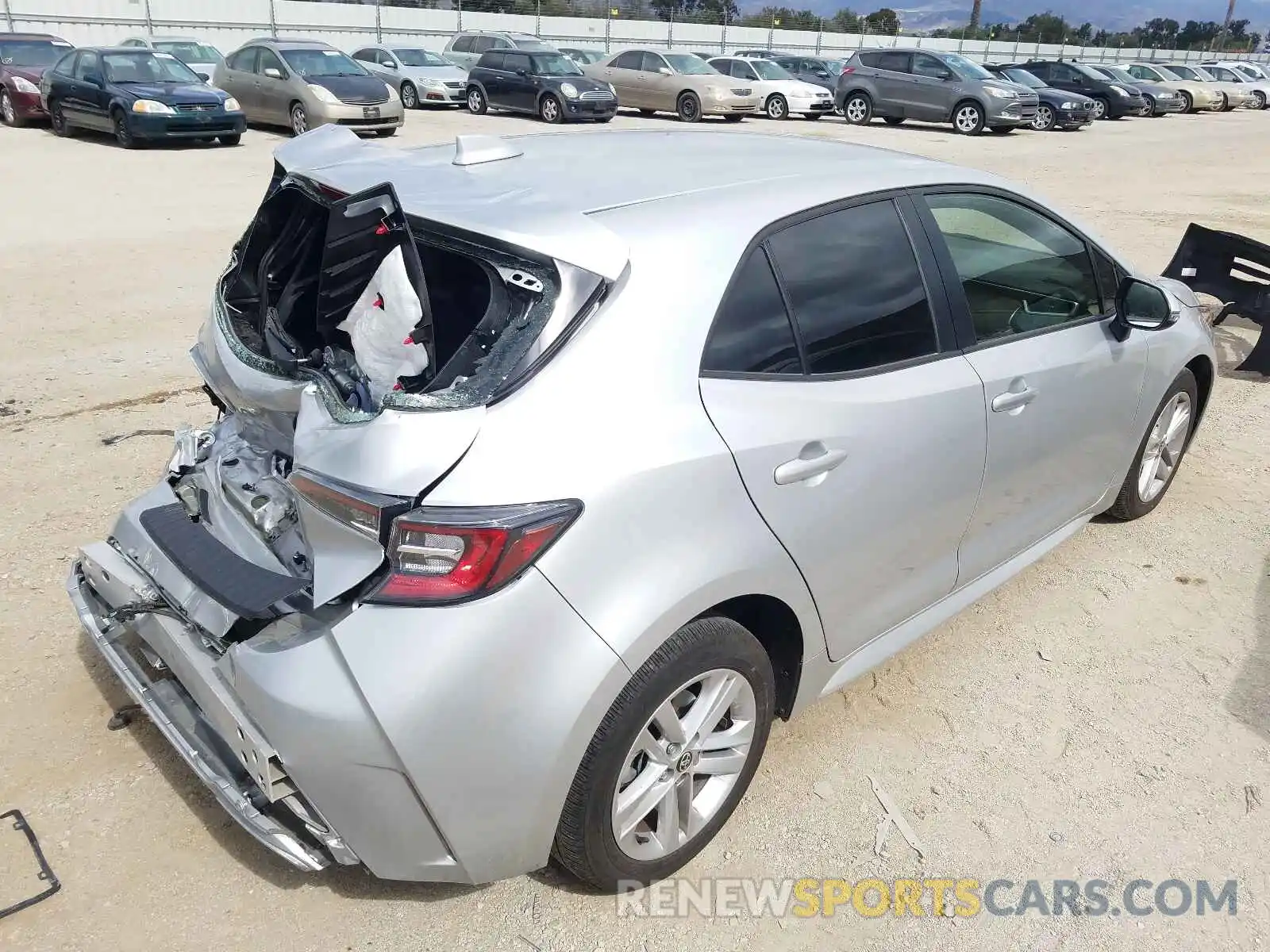 4 Photograph of a damaged car JTND4RBE0L3100763 TOYOTA COROLLA 2020