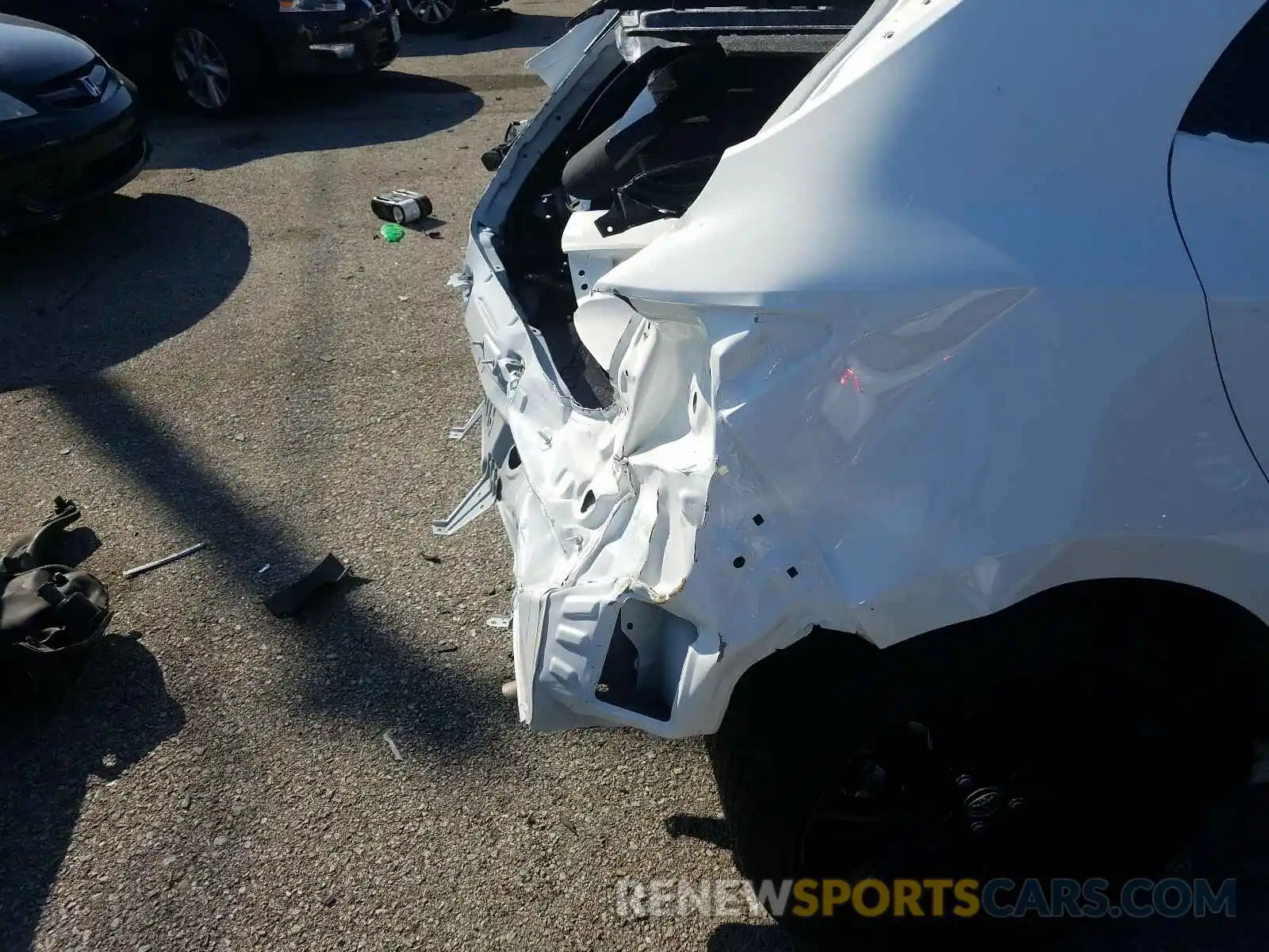 9 Photograph of a damaged car JTND4RBE1L3098764 TOYOTA COROLLA 2020