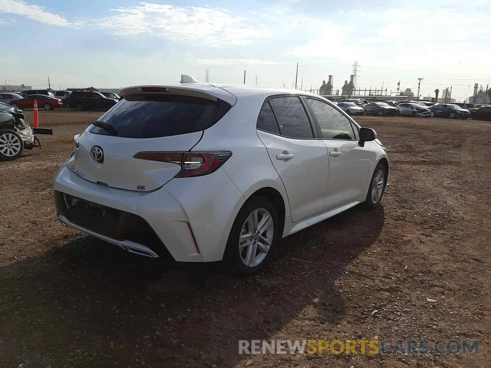 4 Photograph of a damaged car JTND4RBE2L3084033 TOYOTA COROLLA 2020