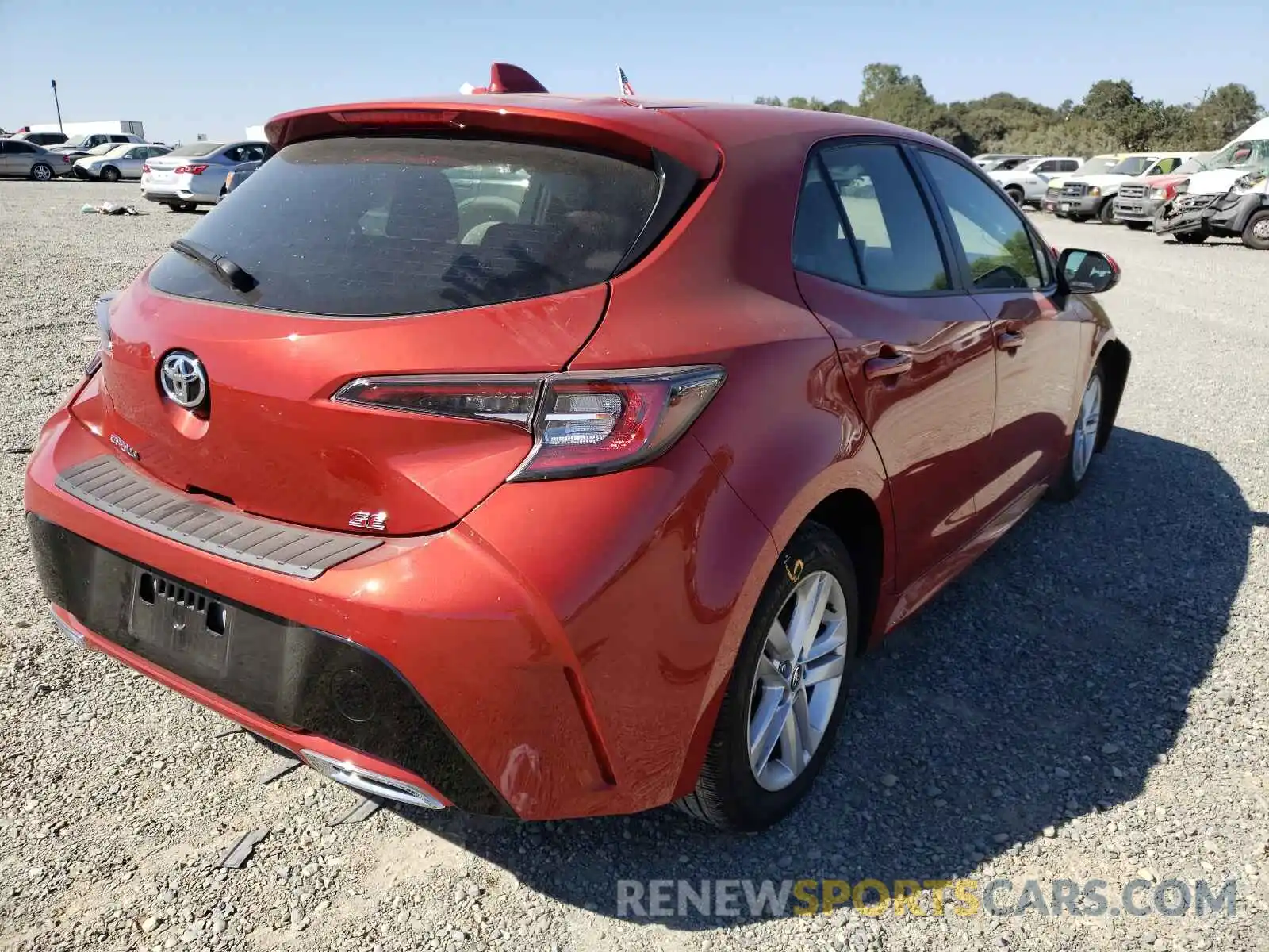 4 Photograph of a damaged car JTND4RBE2L3084999 TOYOTA COROLLA 2020