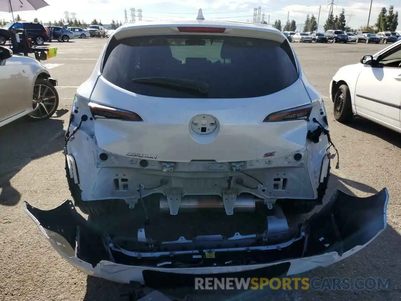 6 Photograph of a damaged car JTND4RBE2L3086462 TOYOTA COROLLA 2020