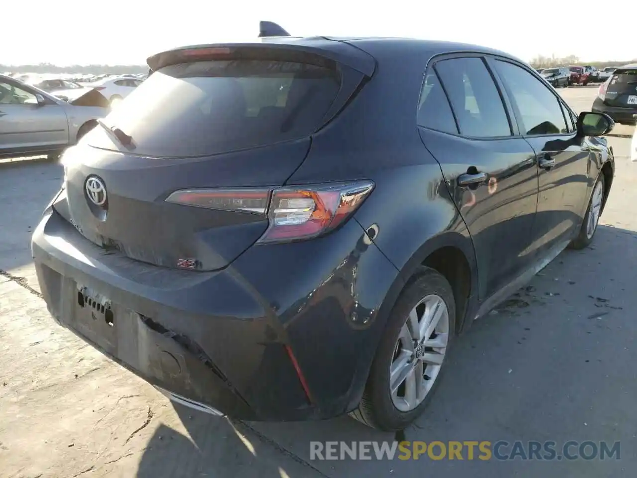 4 Photograph of a damaged car JTND4RBE2L3088325 TOYOTA COROLLA 2020