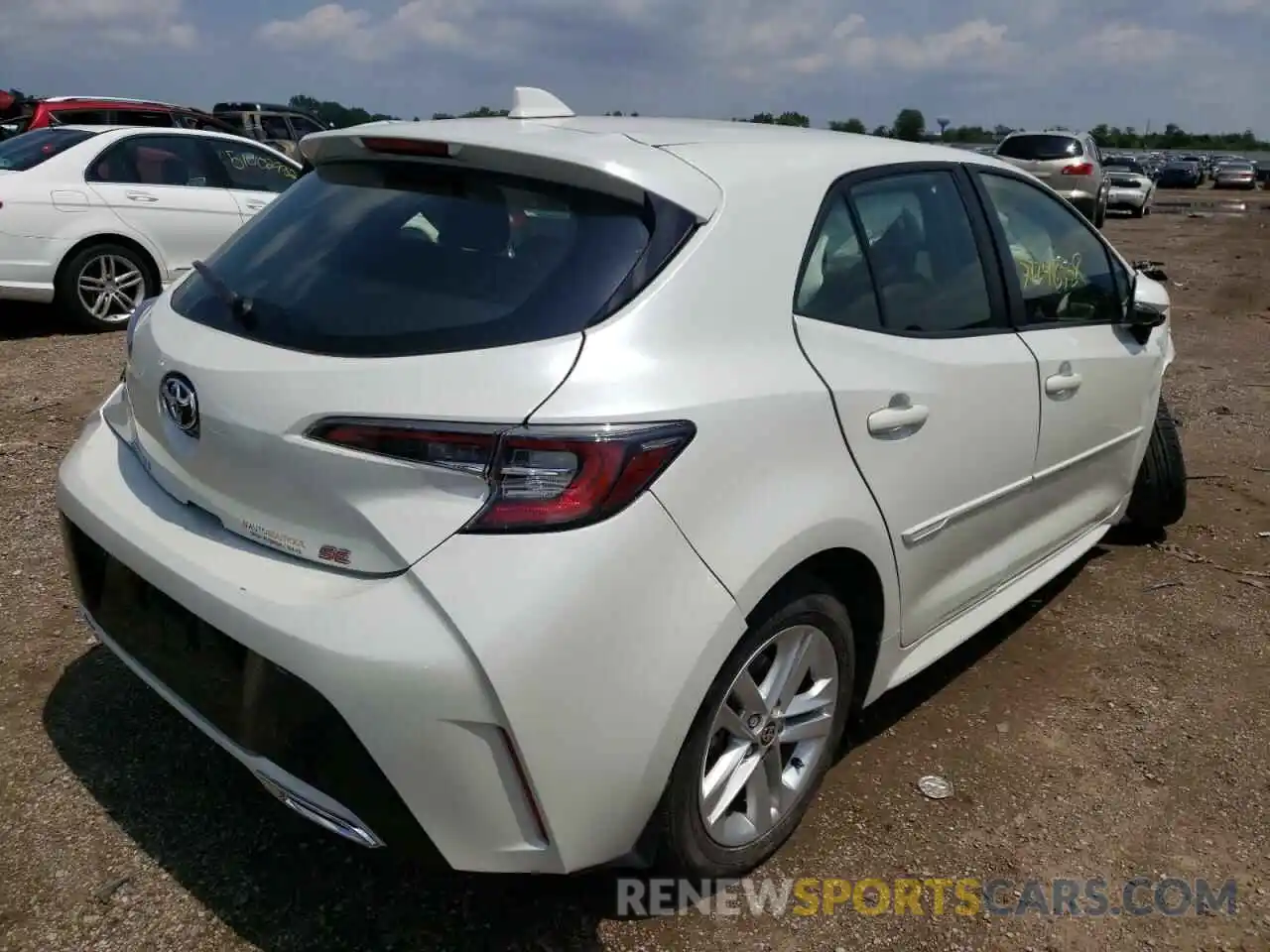 4 Photograph of a damaged car JTND4RBE2L3088695 TOYOTA COROLLA 2020