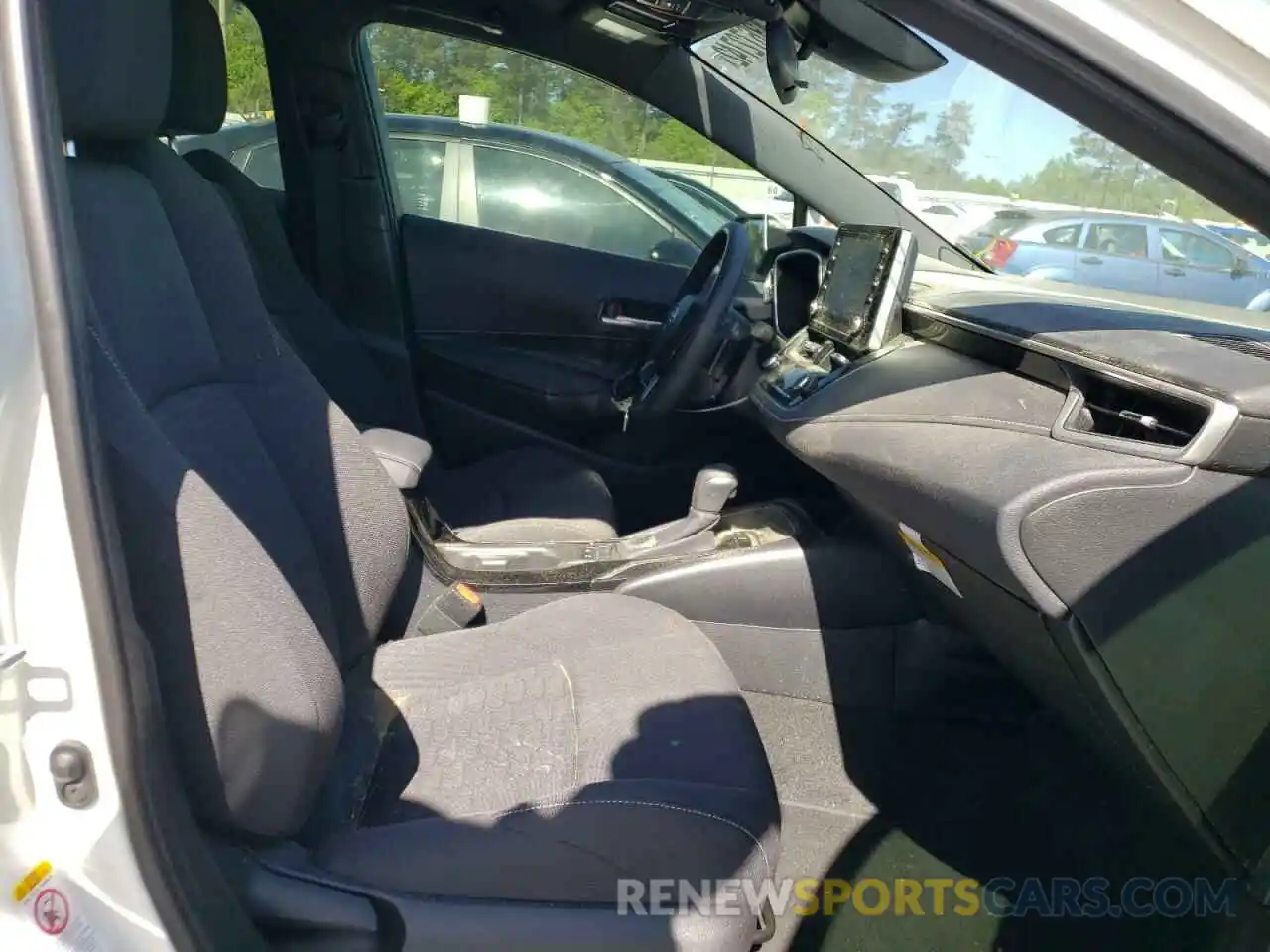 5 Photograph of a damaged car JTND4RBE2L3091953 TOYOTA COROLLA 2020