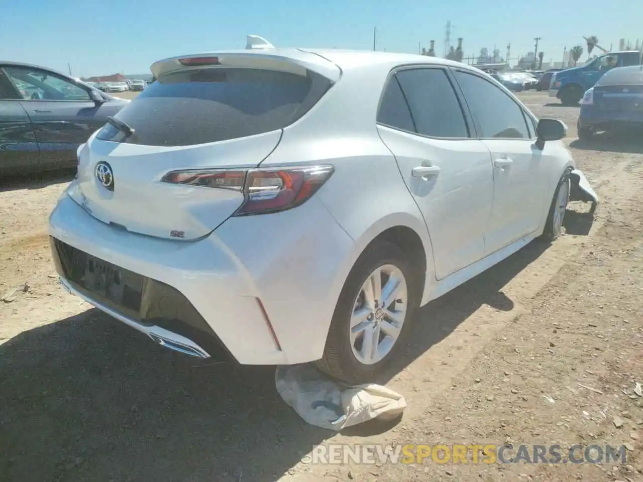 4 Photograph of a damaged car JTND4RBE2L3092732 TOYOTA COROLLA 2020