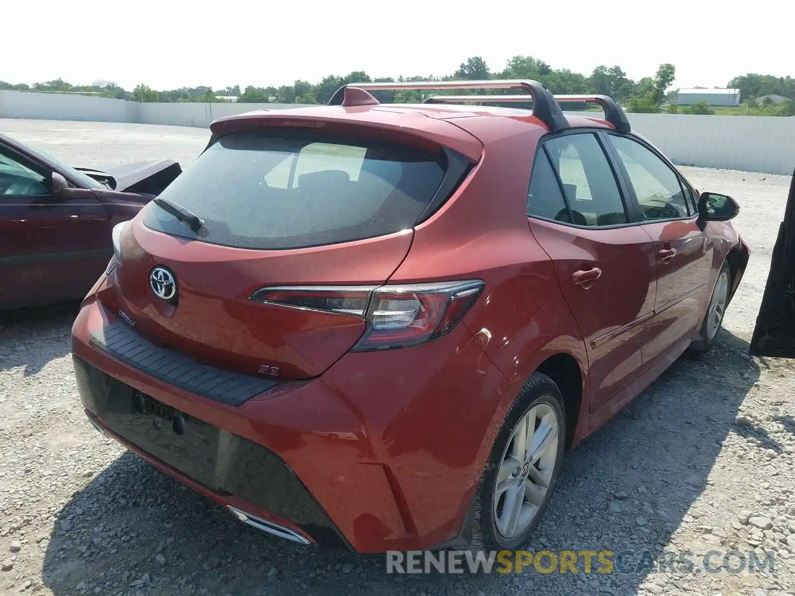 4 Photograph of a damaged car JTND4RBE2L3095209 TOYOTA COROLLA 2020