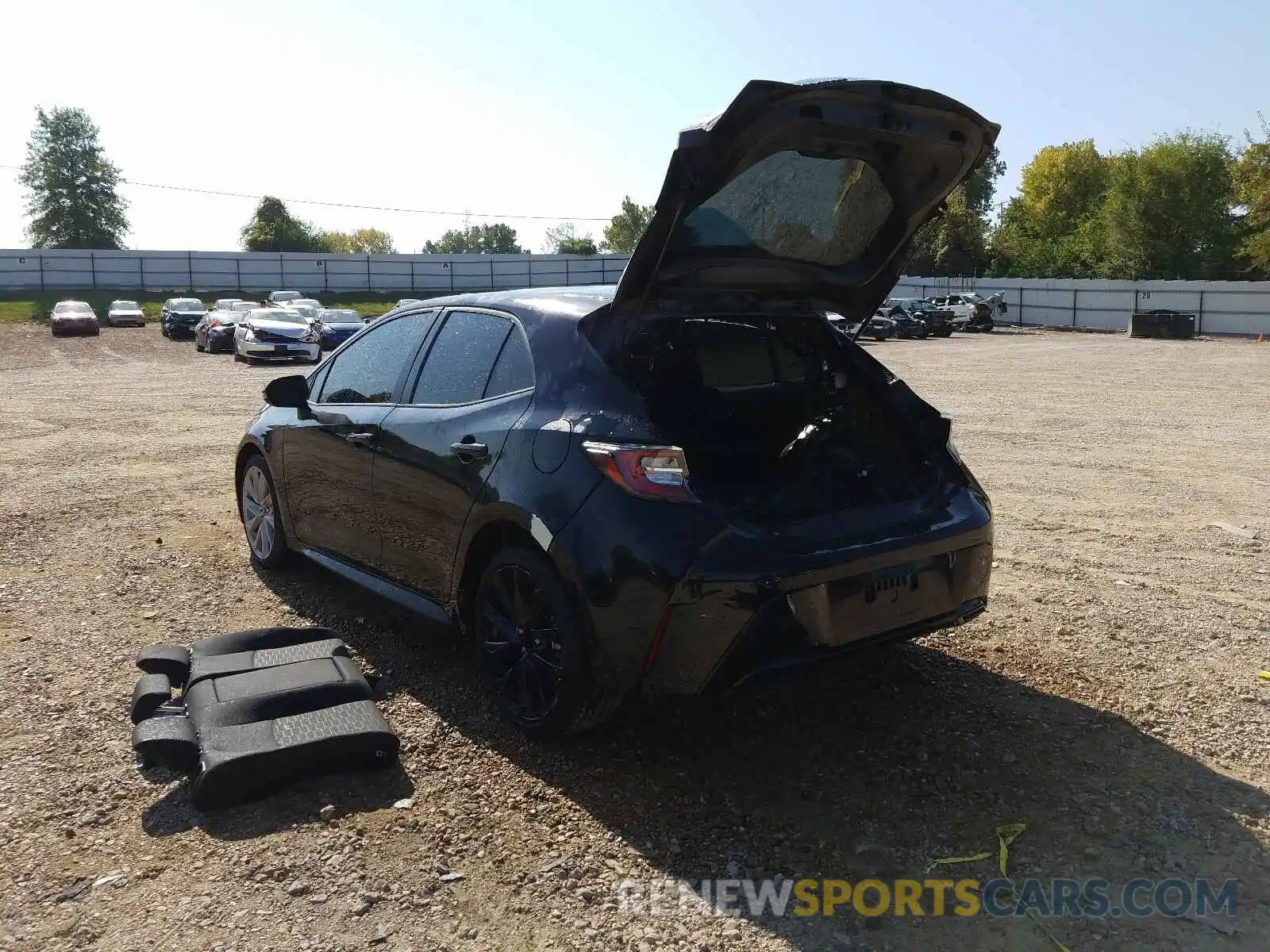 3 Photograph of a damaged car JTND4RBE2L3096487 TOYOTA COROLLA 2020