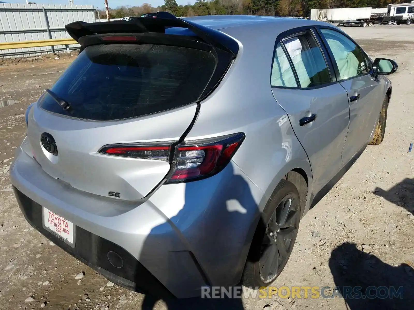 4 Photograph of a damaged car JTND4RBE2L3102739 TOYOTA COROLLA 2020