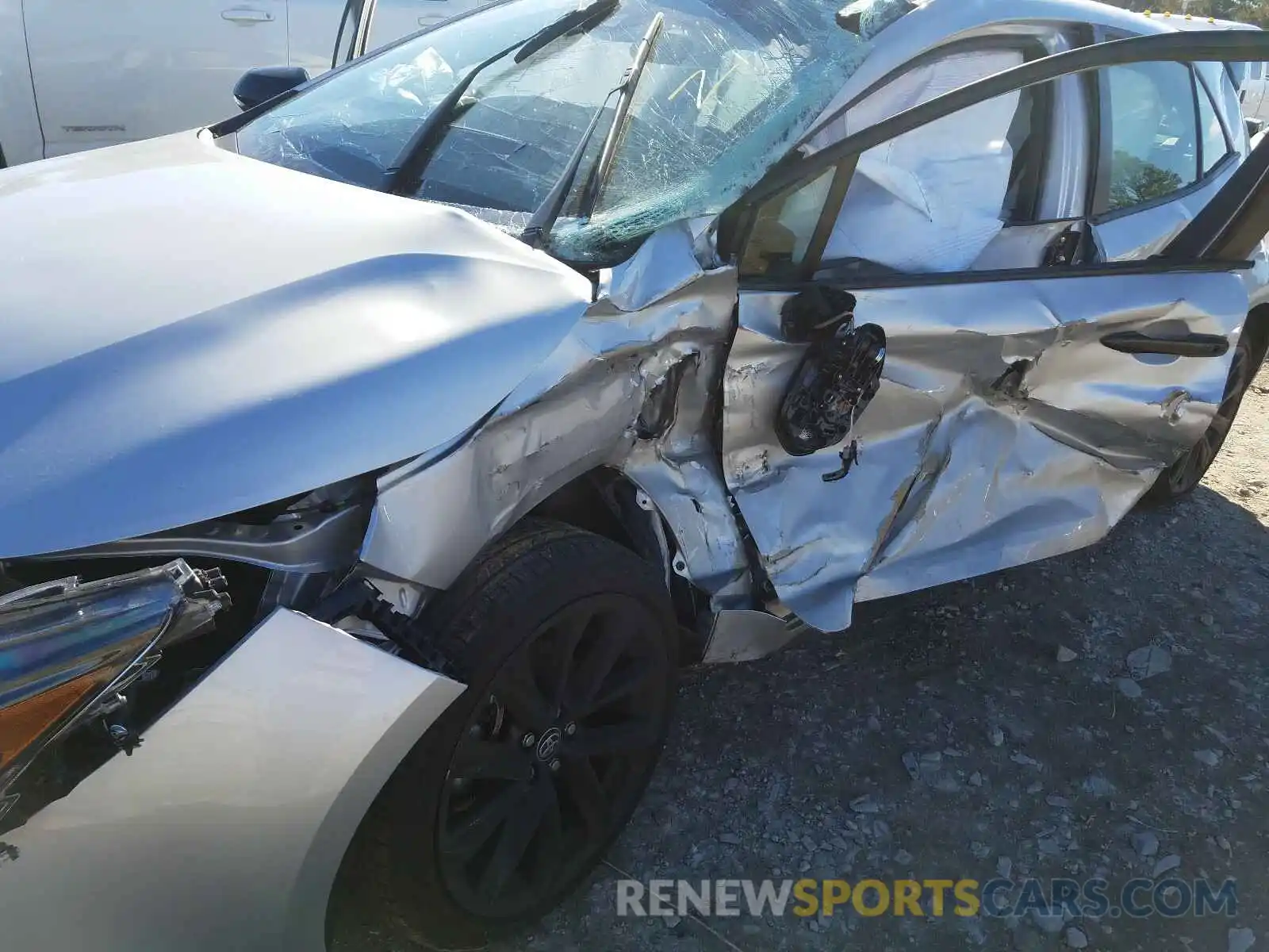 9 Photograph of a damaged car JTND4RBE2L3102739 TOYOTA COROLLA 2020