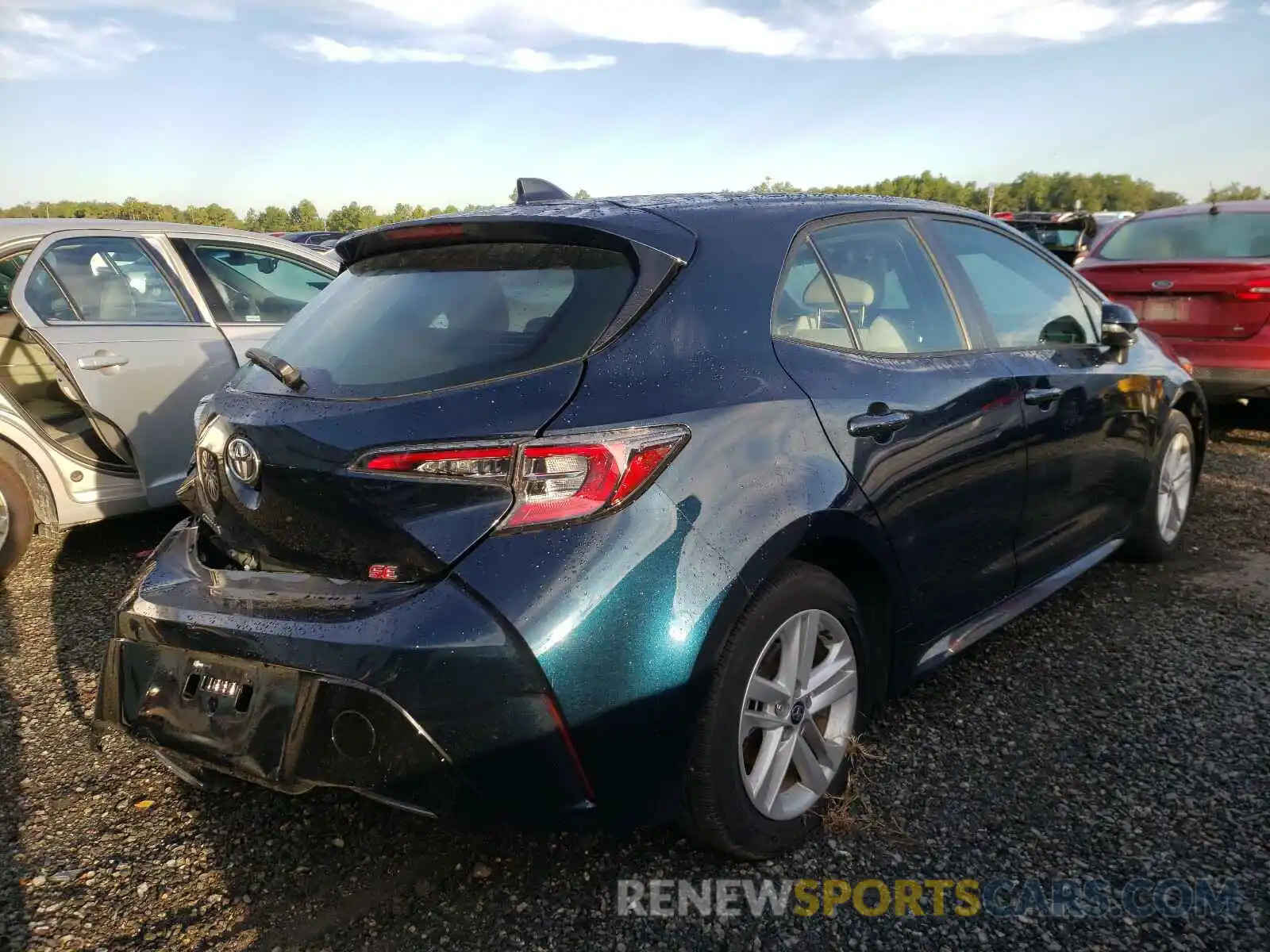 4 Photograph of a damaged car JTND4RBE3L3077043 TOYOTA COROLLA 2020