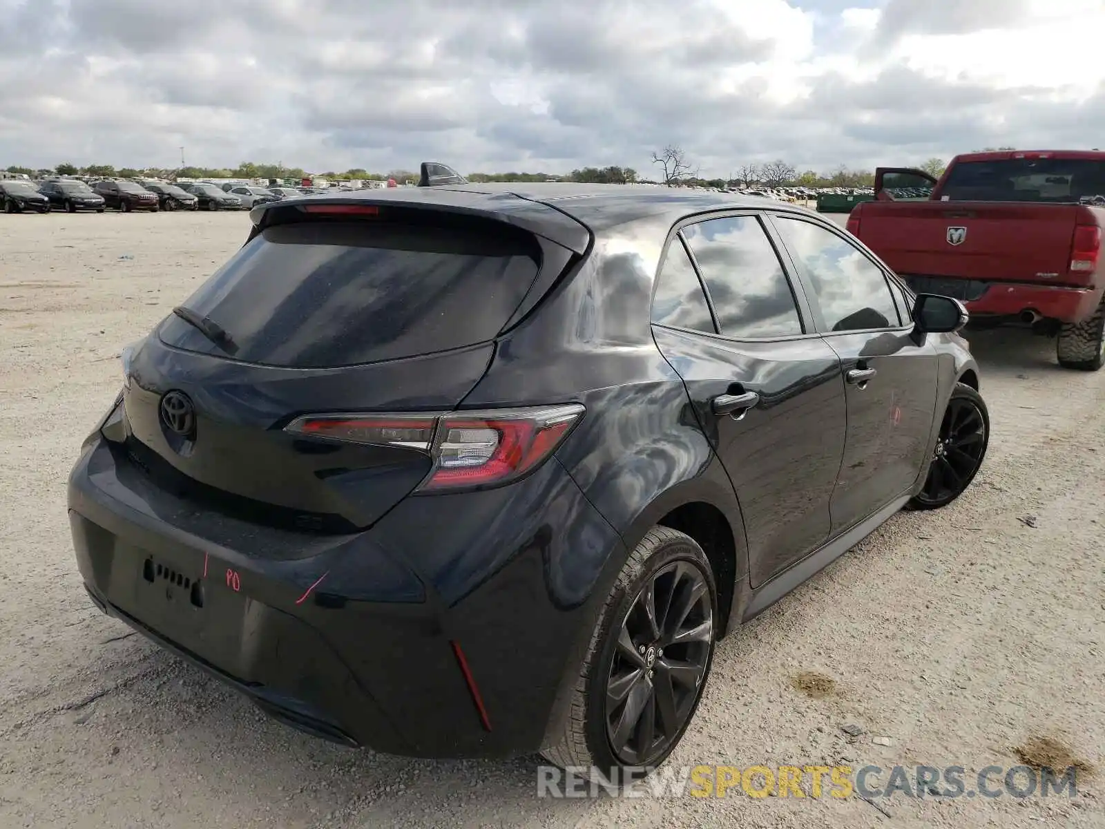 4 Photograph of a damaged car JTND4RBE3L3094246 TOYOTA COROLLA 2020