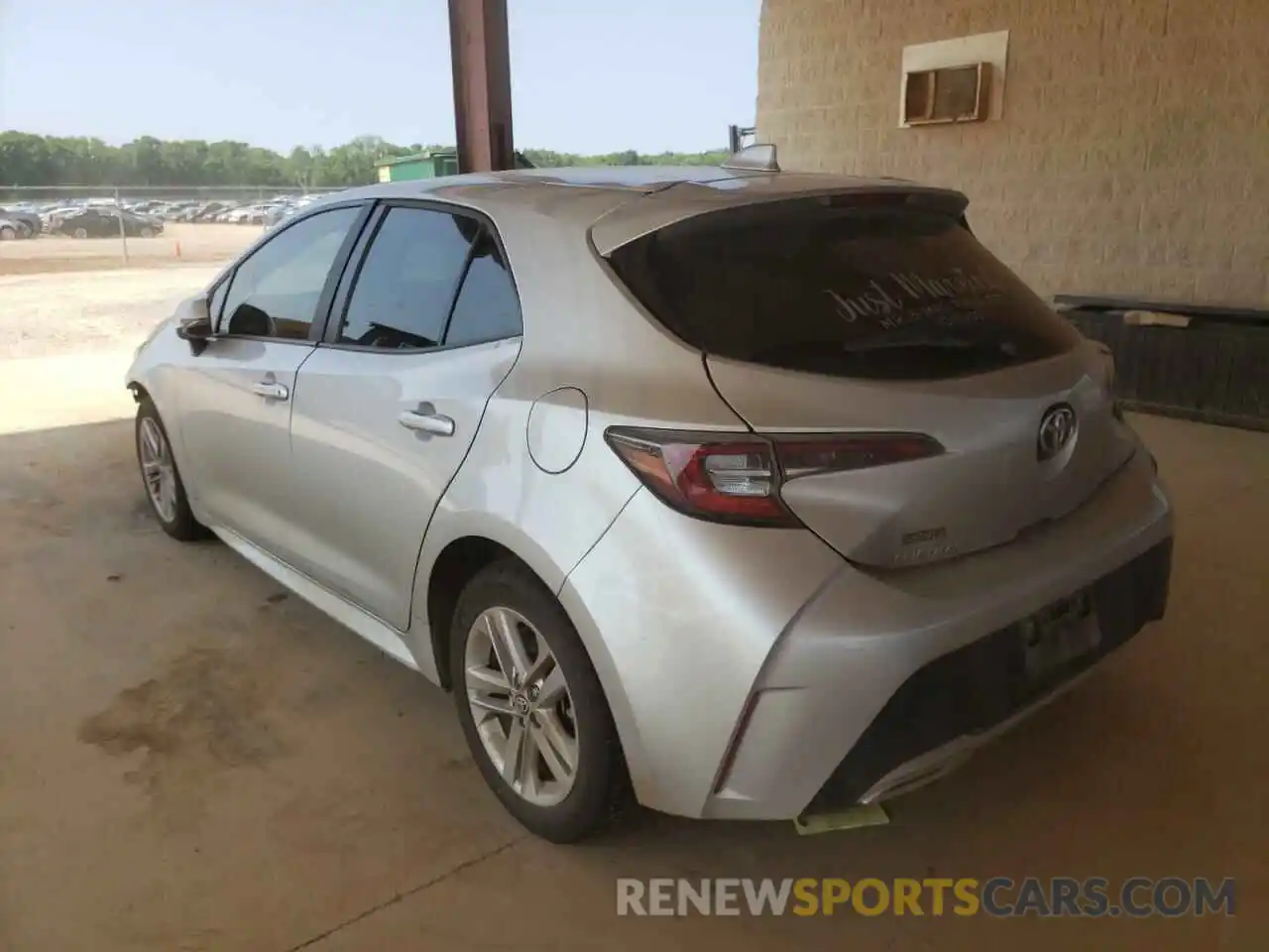 3 Photograph of a damaged car JTND4RBE3L3095493 TOYOTA COROLLA 2020