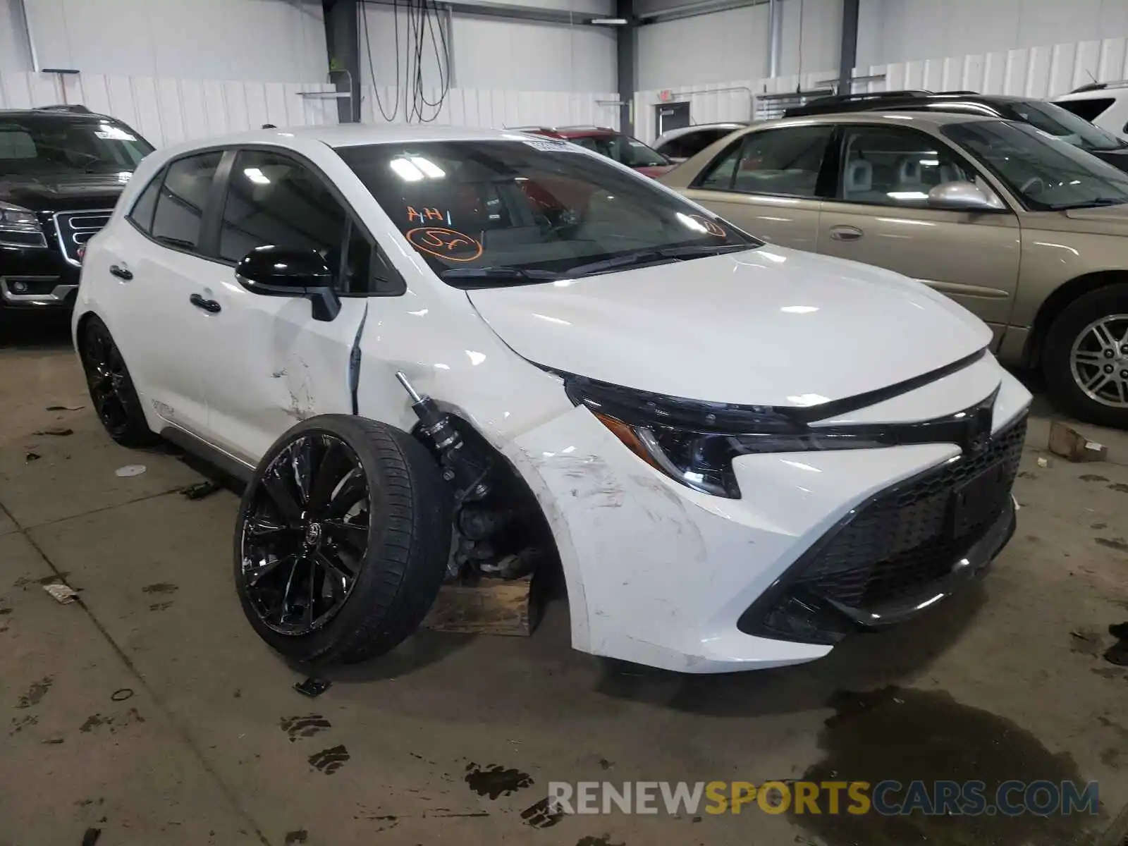 1 Photograph of a damaged car JTND4RBE3L3100000 TOYOTA COROLLA 2020