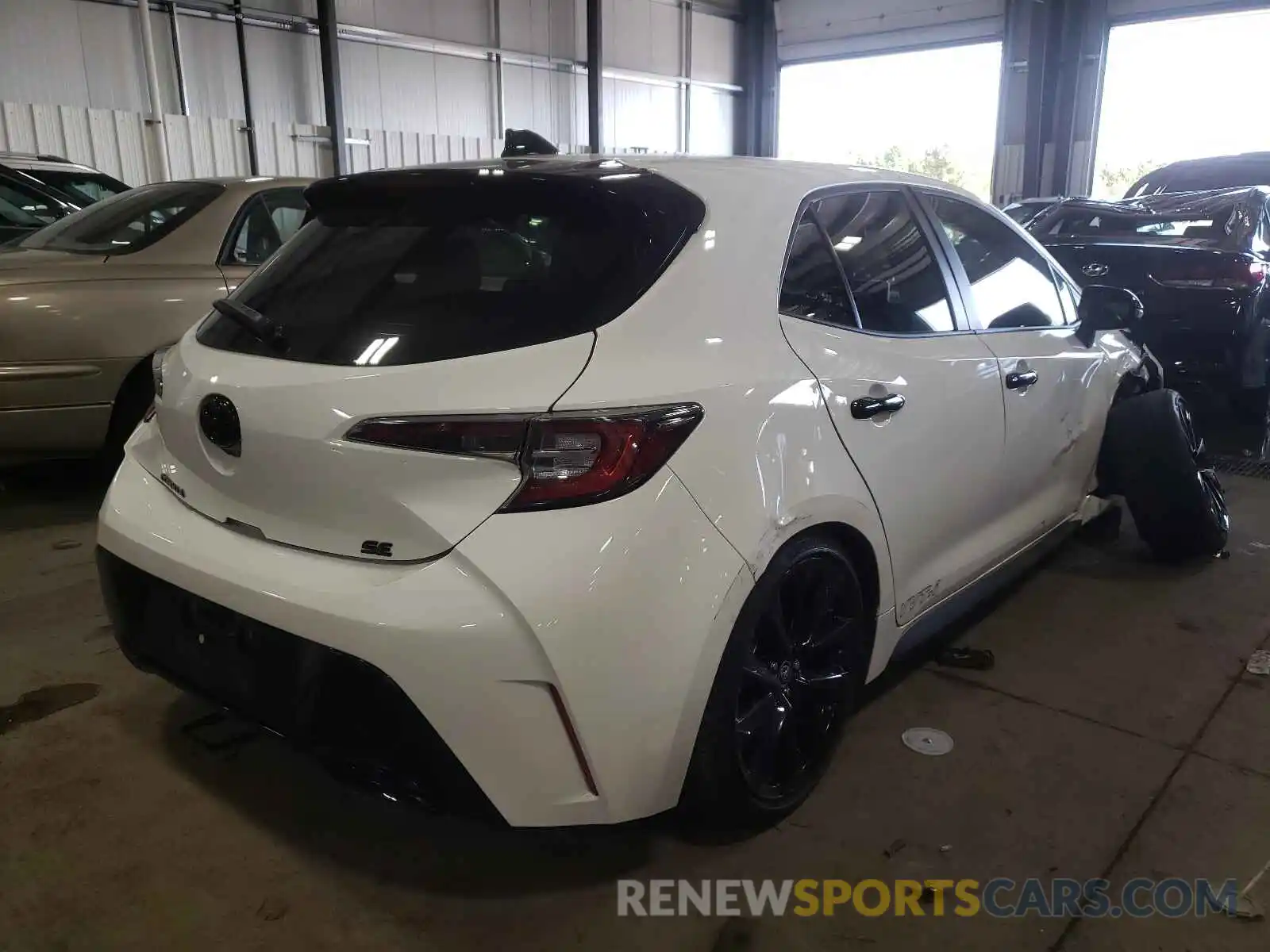 4 Photograph of a damaged car JTND4RBE3L3100000 TOYOTA COROLLA 2020