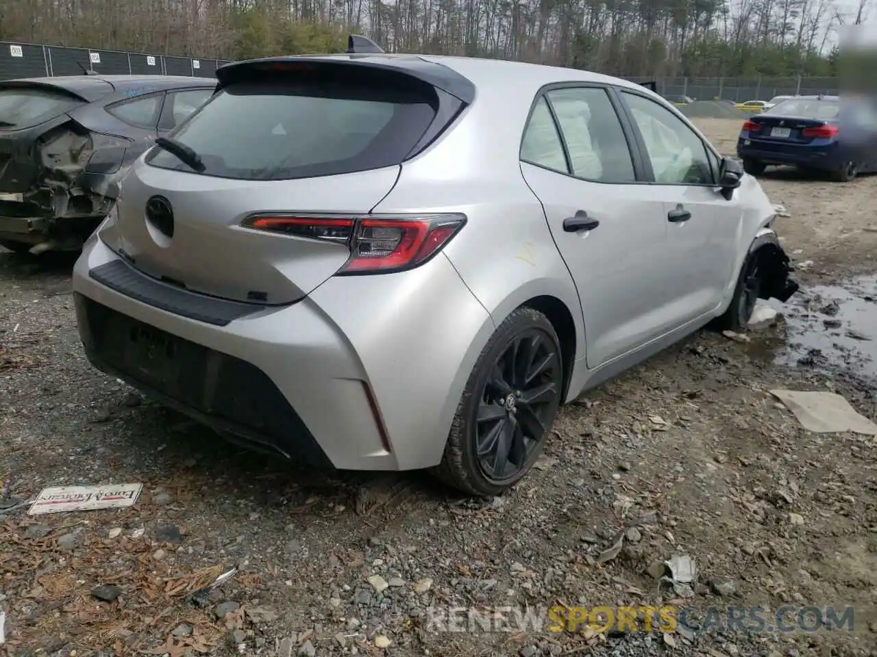 4 Photograph of a damaged car JTND4RBE3L3103110 TOYOTA COROLLA 2020