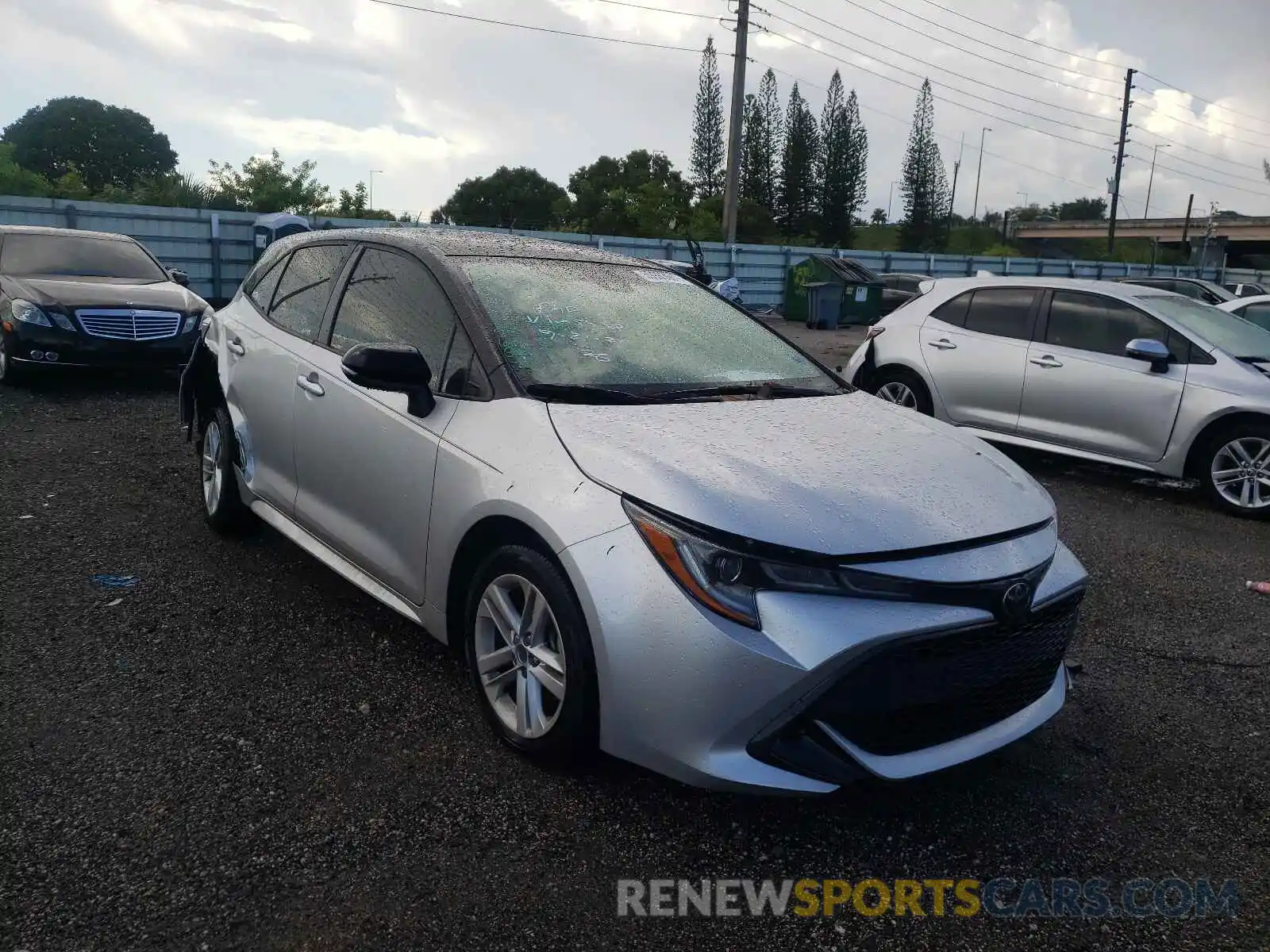 1 Photograph of a damaged car JTND4RBE4L3075558 TOYOTA COROLLA 2020