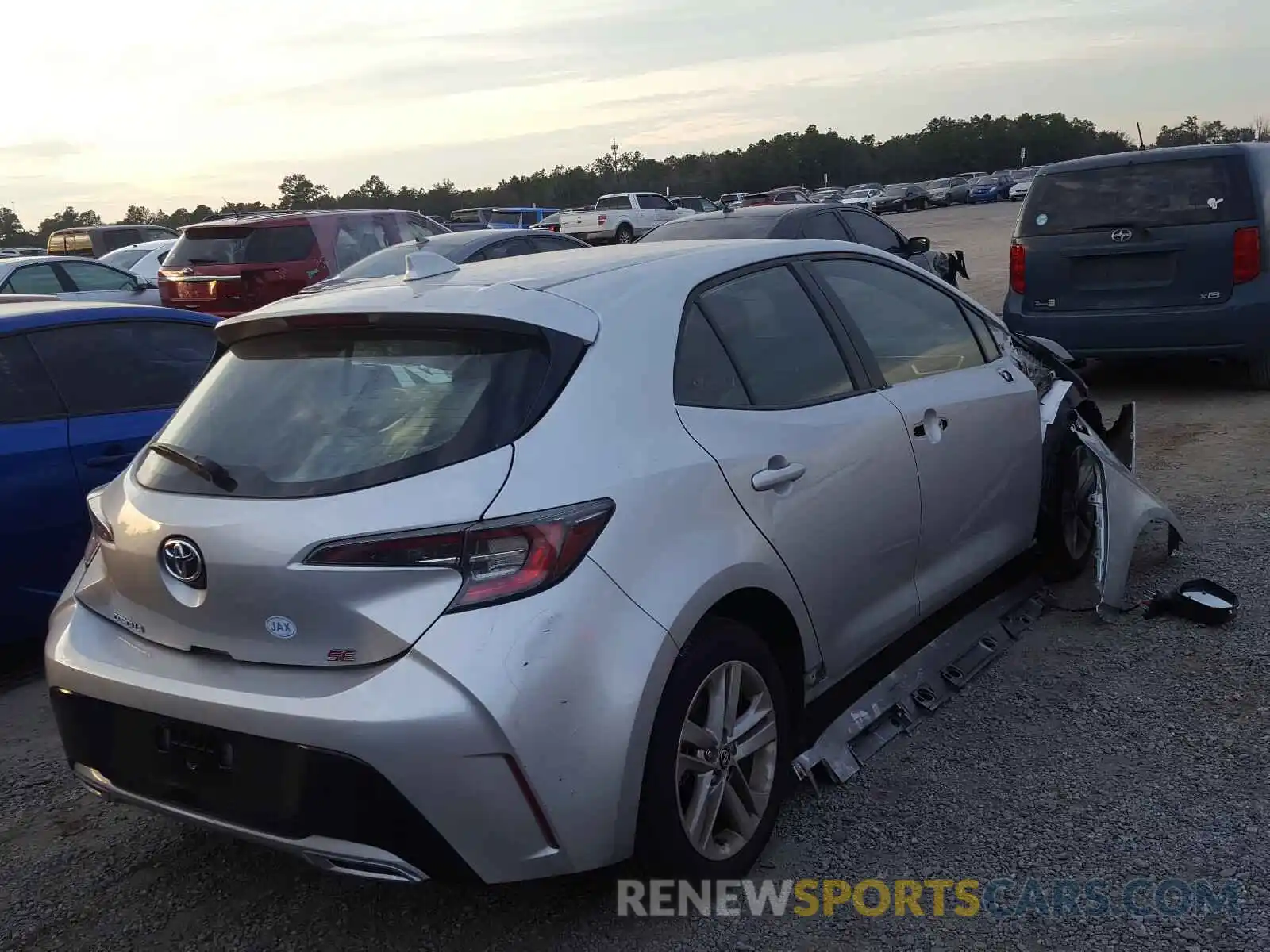 4 Photograph of a damaged car JTND4RBE4L3080985 TOYOTA COROLLA 2020