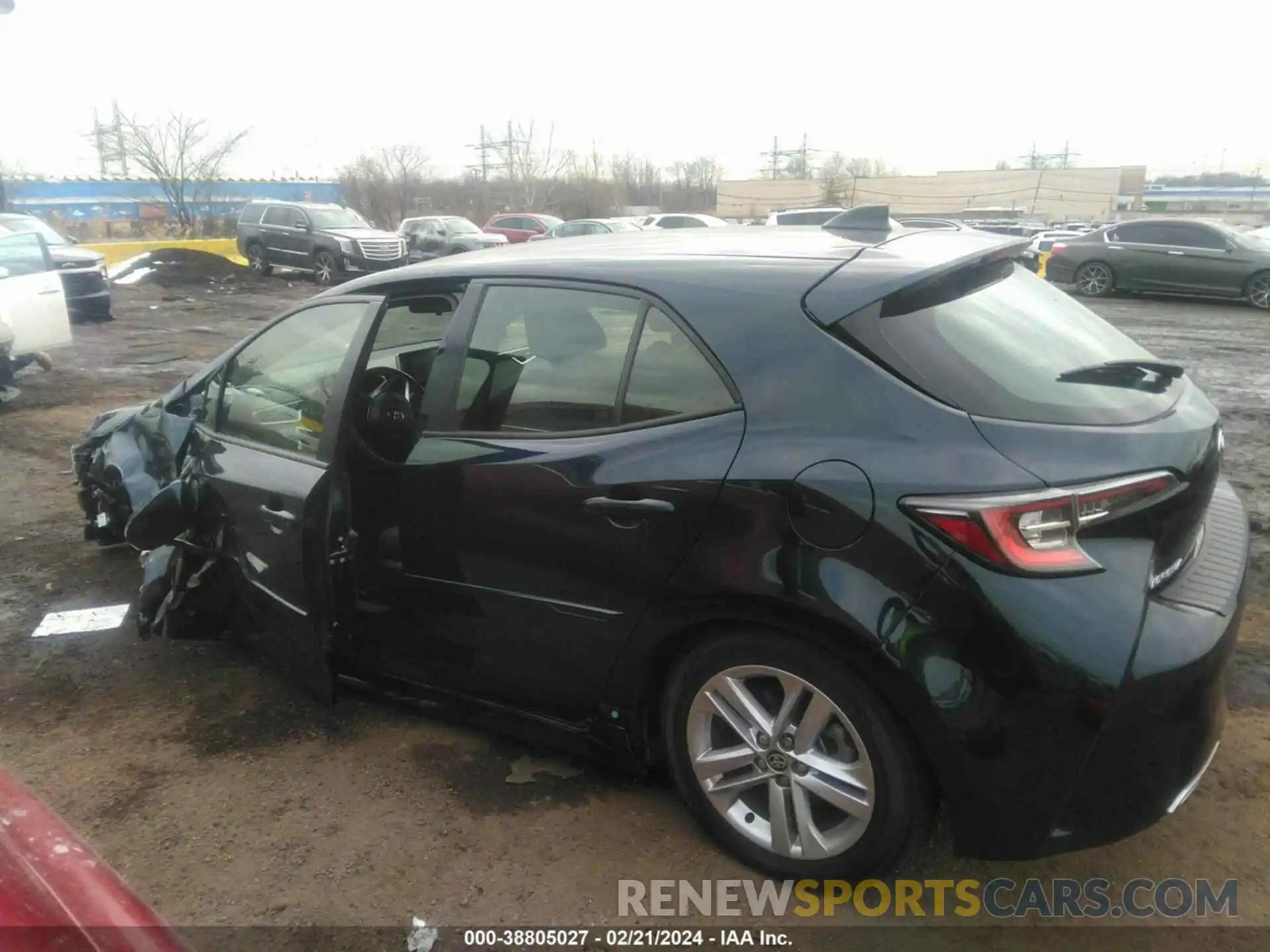 14 Photograph of a damaged car JTND4RBE4L3081067 TOYOTA COROLLA 2020