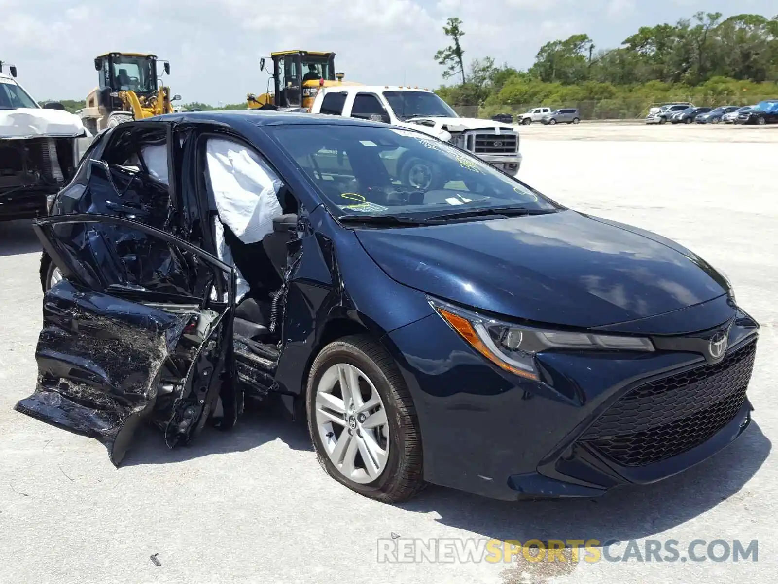 1 Photograph of a damaged car JTND4RBE4L3081991 TOYOTA COROLLA 2020