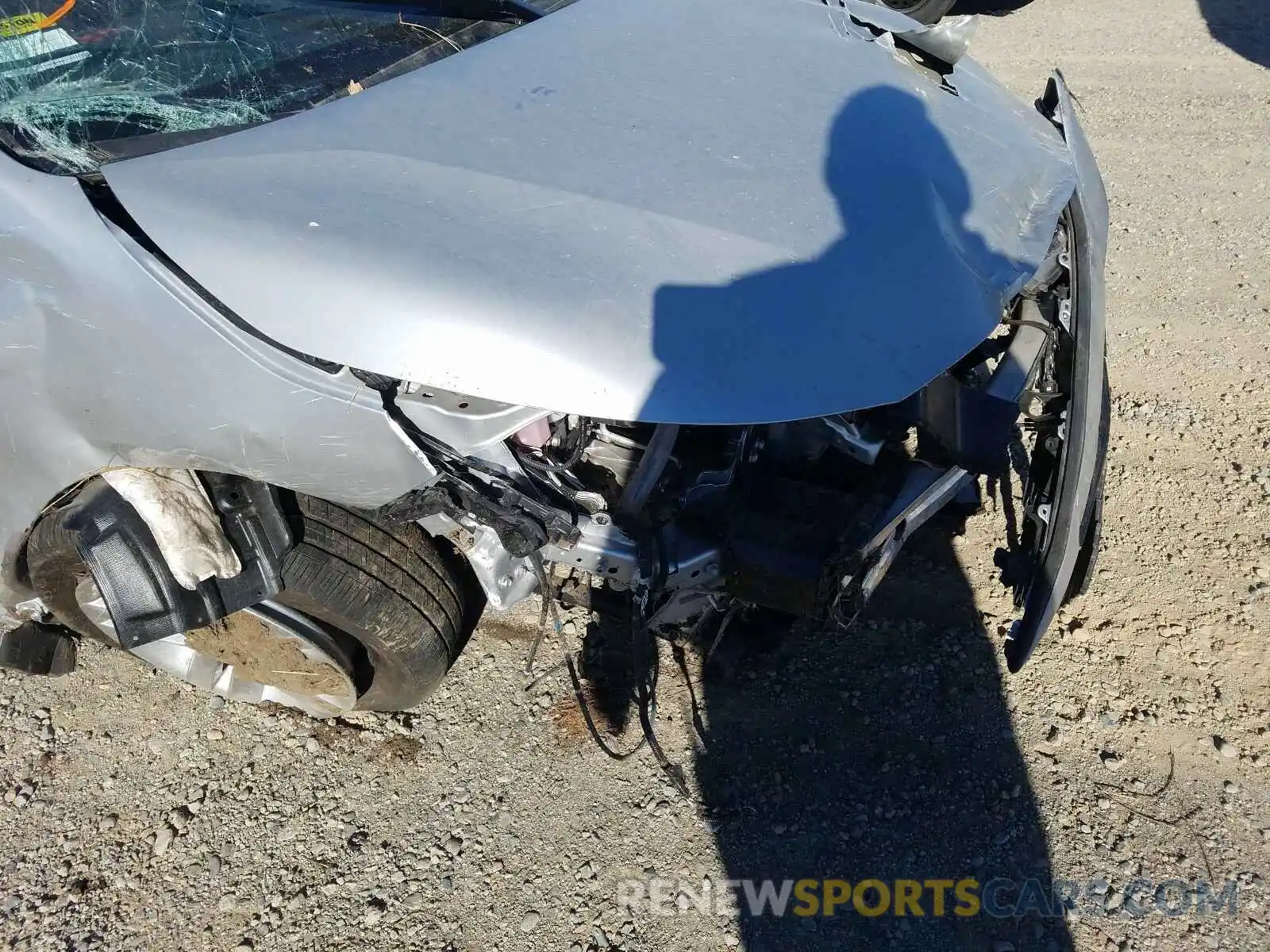 9 Photograph of a damaged car JTND4RBE4L3083269 TOYOTA COROLLA 2020