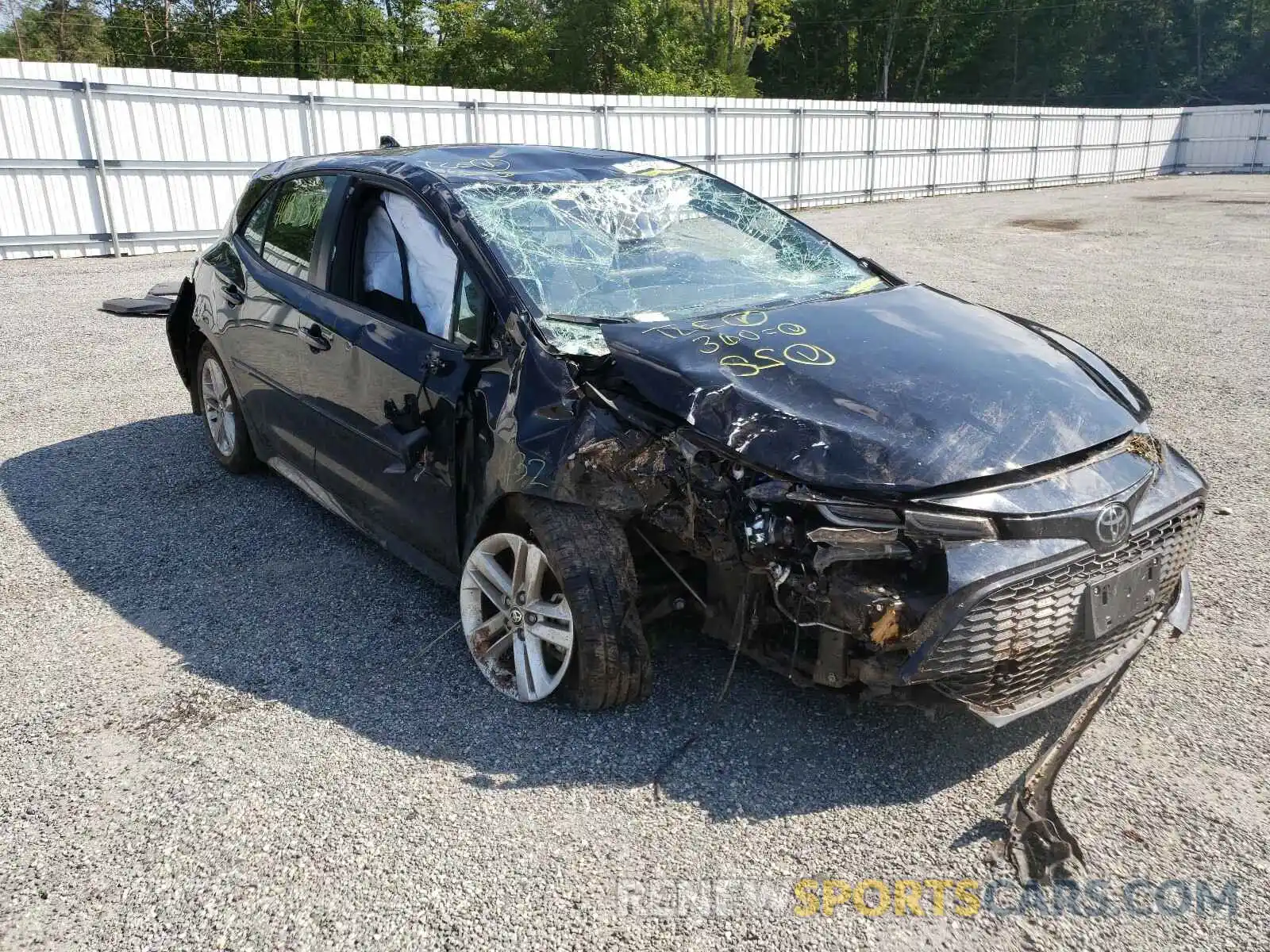 1 Photograph of a damaged car JTND4RBE4L3083398 TOYOTA COROLLA 2020