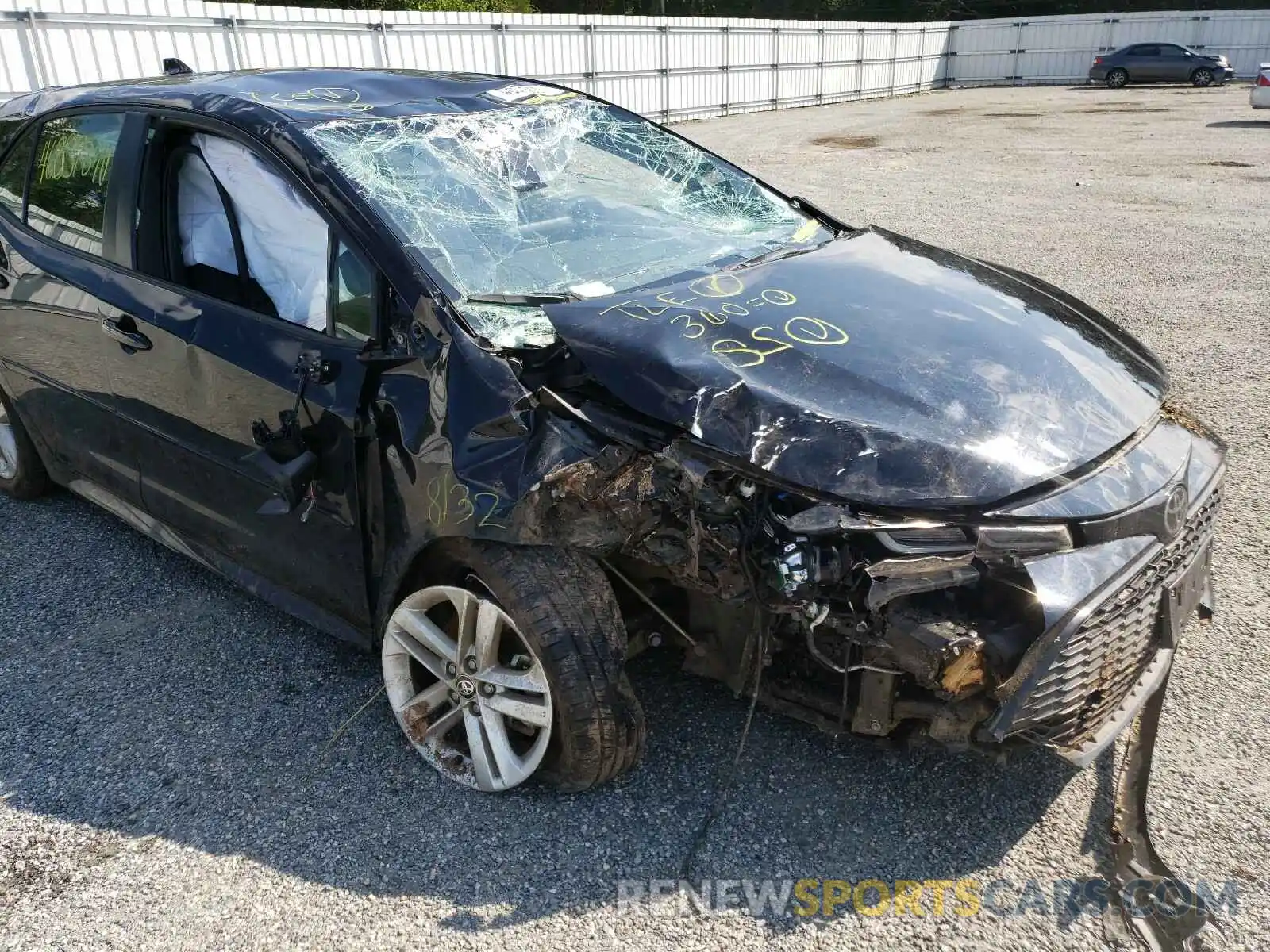 9 Photograph of a damaged car JTND4RBE4L3083398 TOYOTA COROLLA 2020