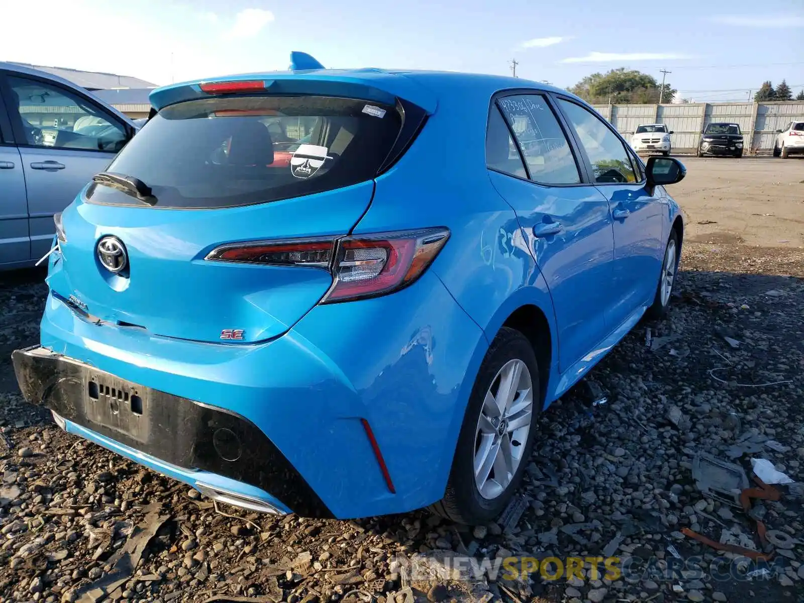 4 Photograph of a damaged car JTND4RBE4L3085491 TOYOTA COROLLA 2020