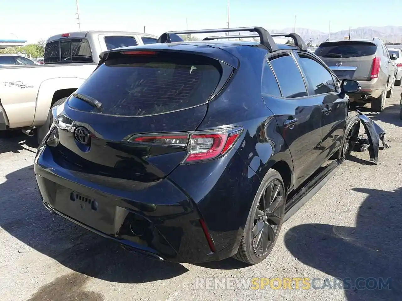 4 Photograph of a damaged car JTND4RBE5L3085273 TOYOTA COROLLA 2020