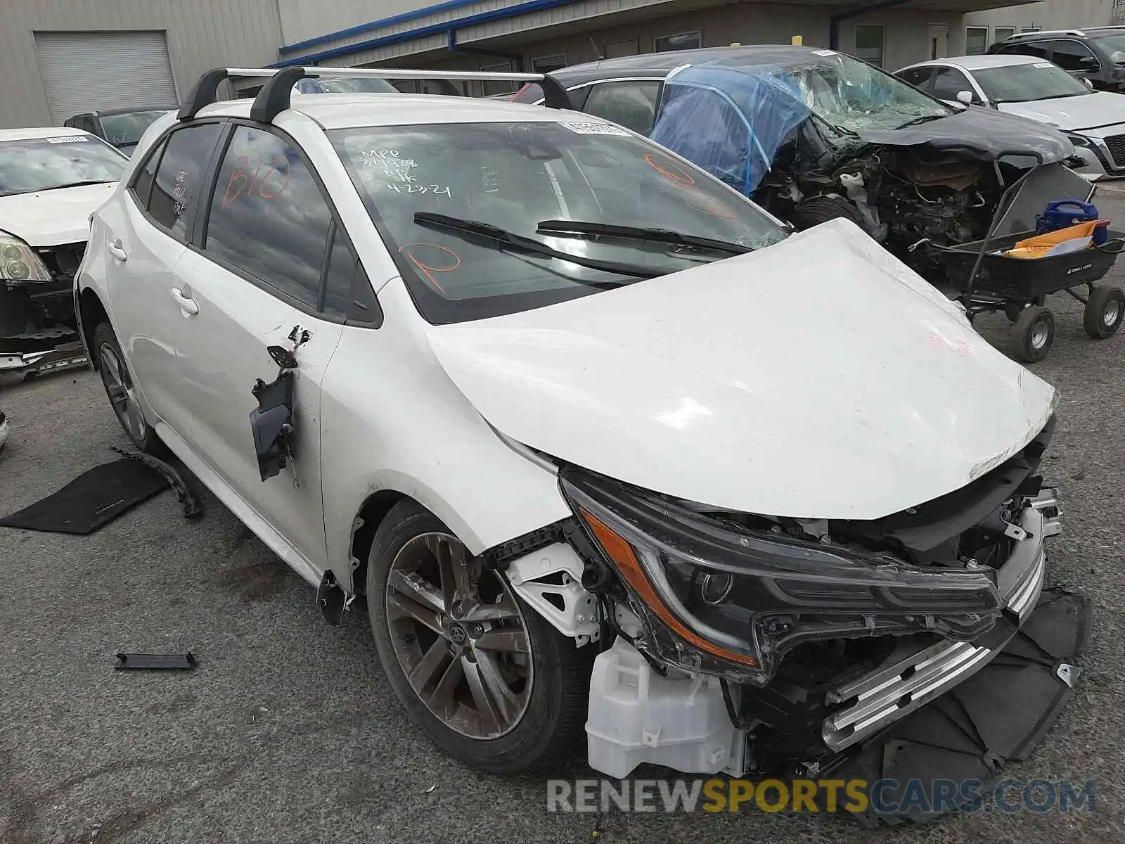 1 Photograph of a damaged car JTND4RBE5L3085810 TOYOTA COROLLA 2020