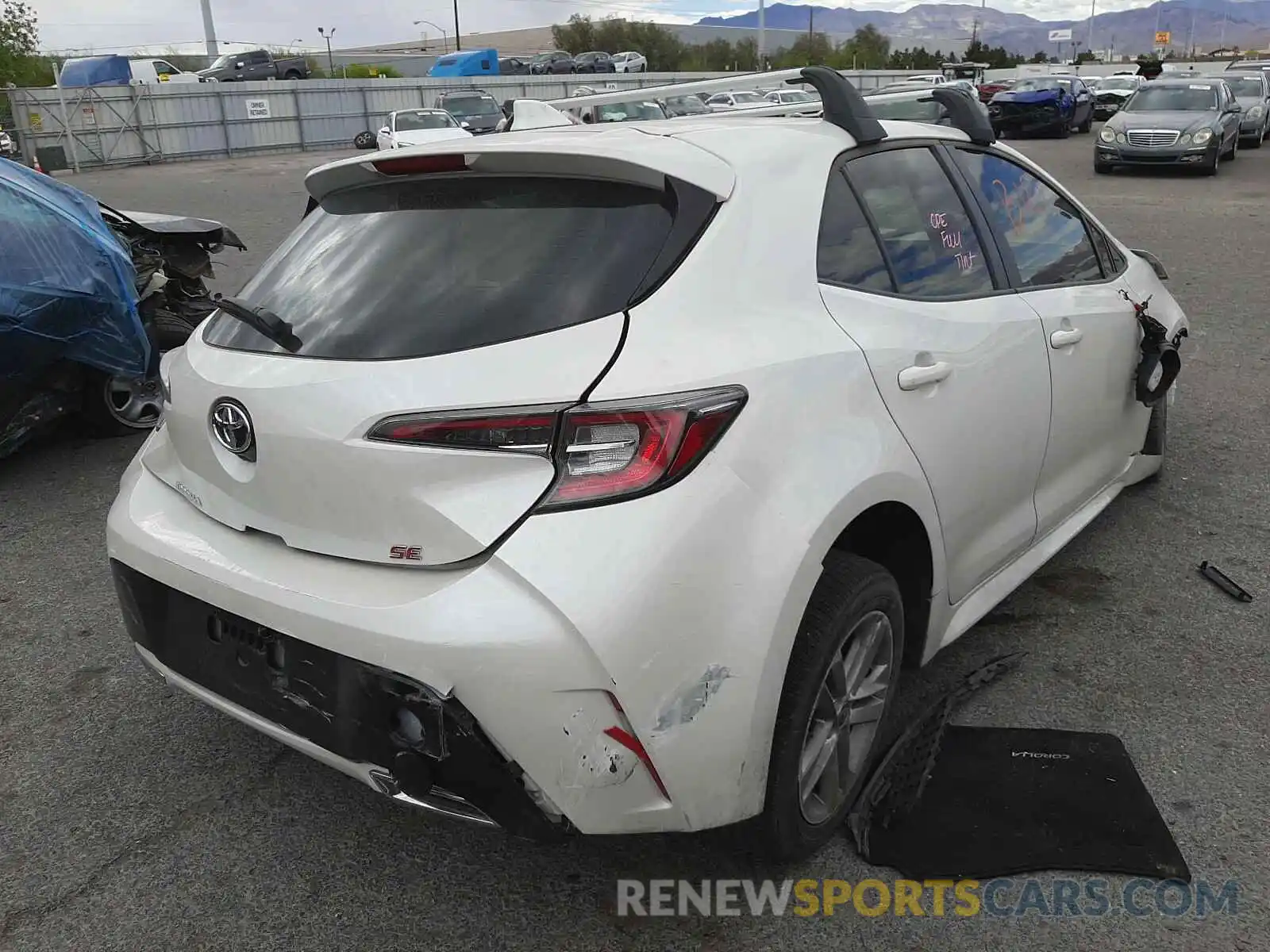 4 Photograph of a damaged car JTND4RBE5L3085810 TOYOTA COROLLA 2020