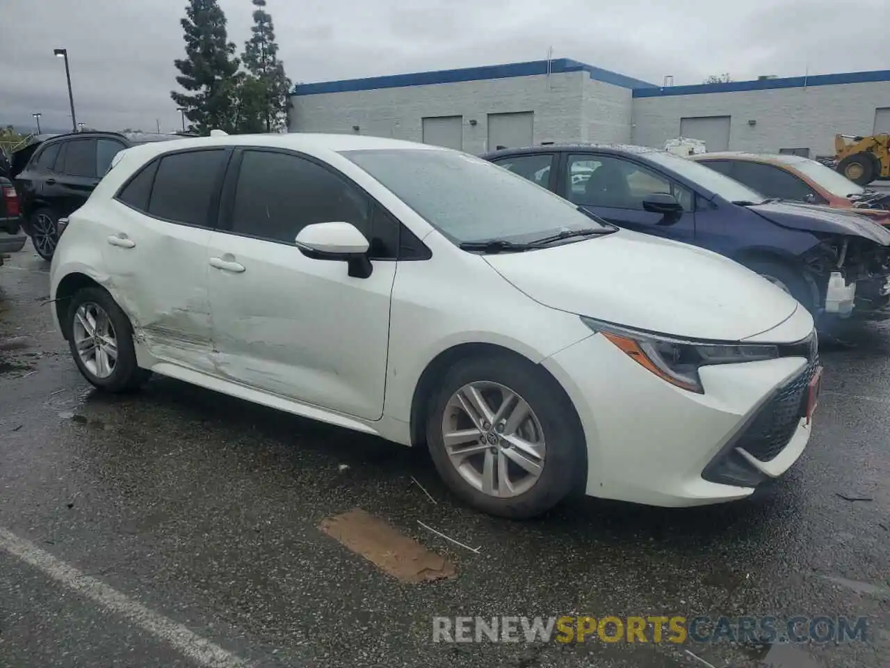 4 Photograph of a damaged car JTND4RBE5L3088884 TOYOTA COROLLA 2020