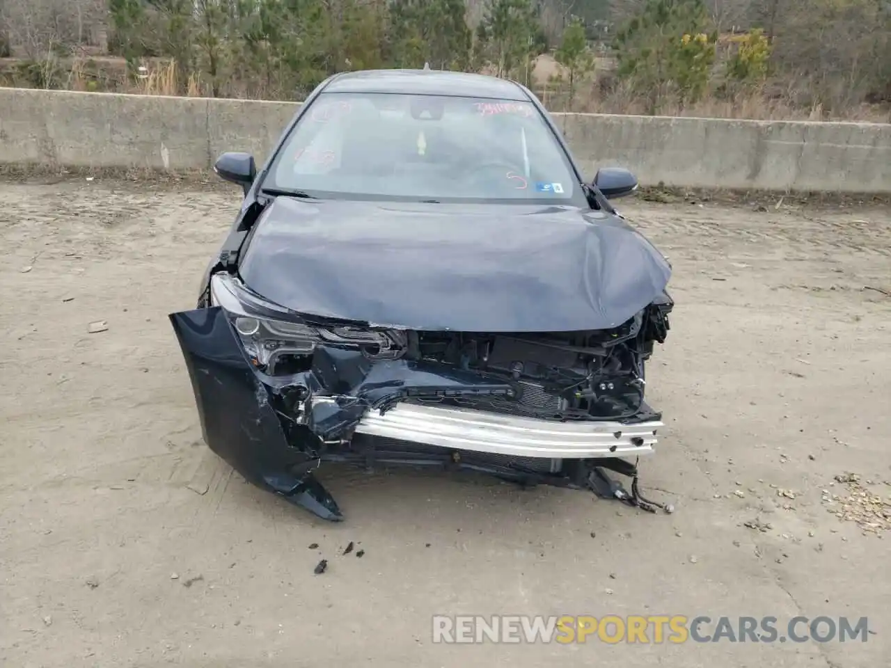 9 Photograph of a damaged car JTND4RBE6L3075982 TOYOTA COROLLA 2020