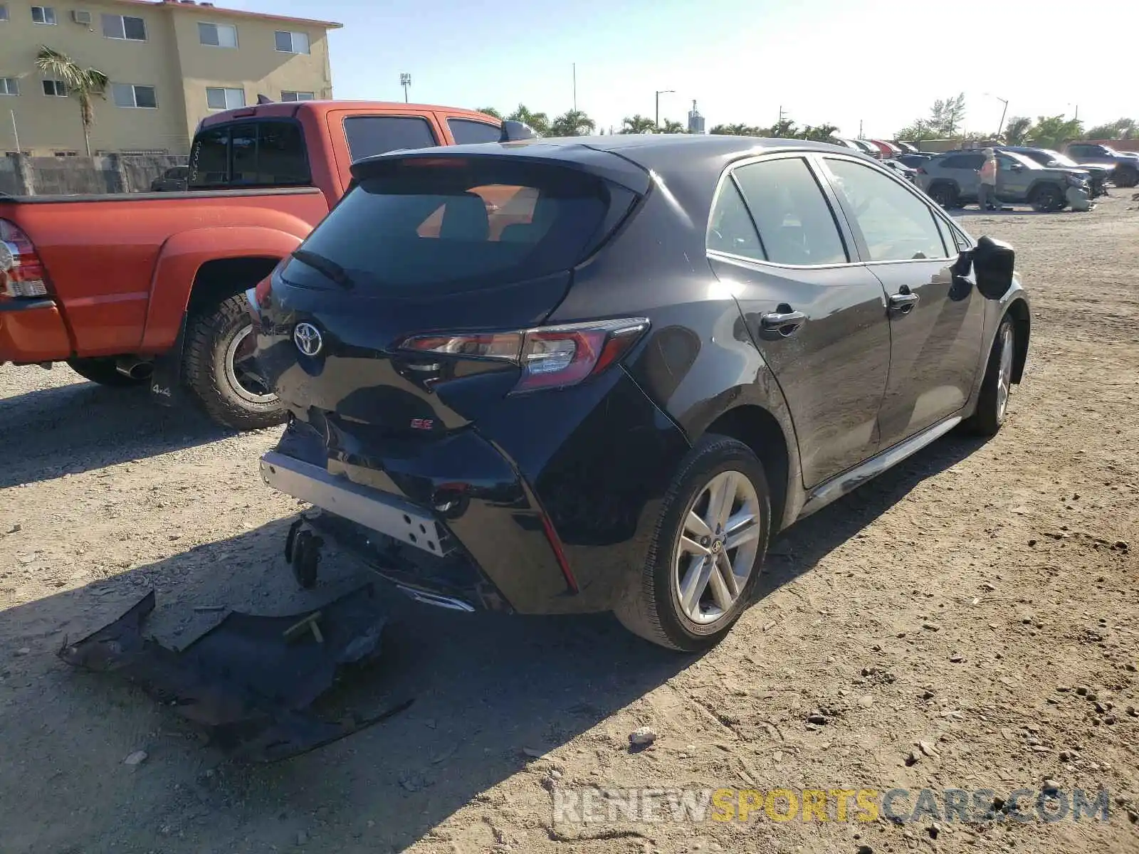 4 Photograph of a damaged car JTND4RBE6L3082480 TOYOTA COROLLA 2020