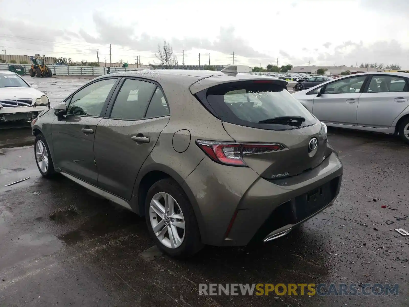 3 Photograph of a damaged car JTND4RBE6L3091387 TOYOTA COROLLA 2020