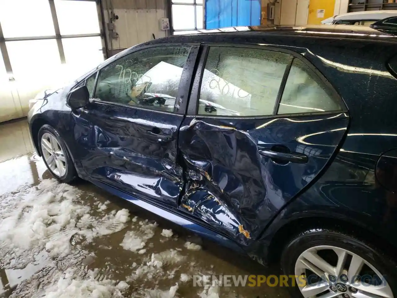 9 Photograph of a damaged car JTND4RBE6L3096959 TOYOTA COROLLA 2020