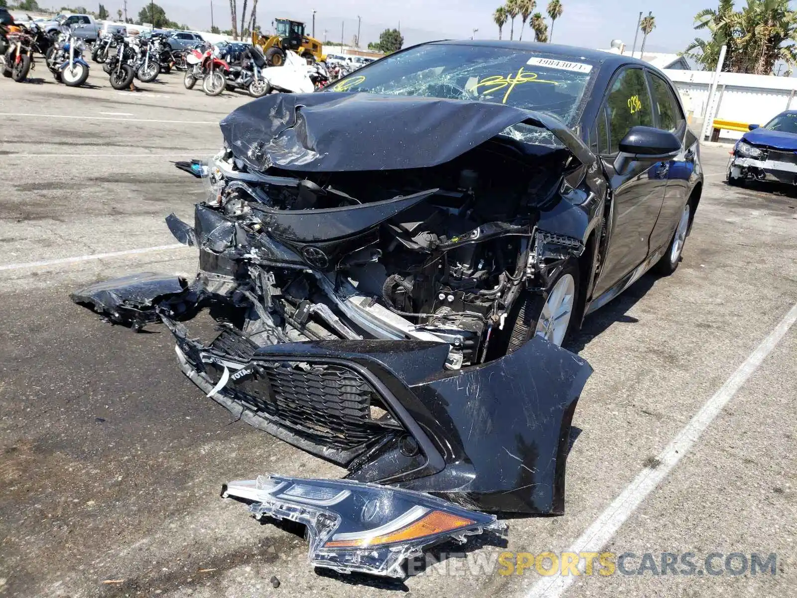 2 Photograph of a damaged car JTND4RBE8L3089642 TOYOTA COROLLA 2020