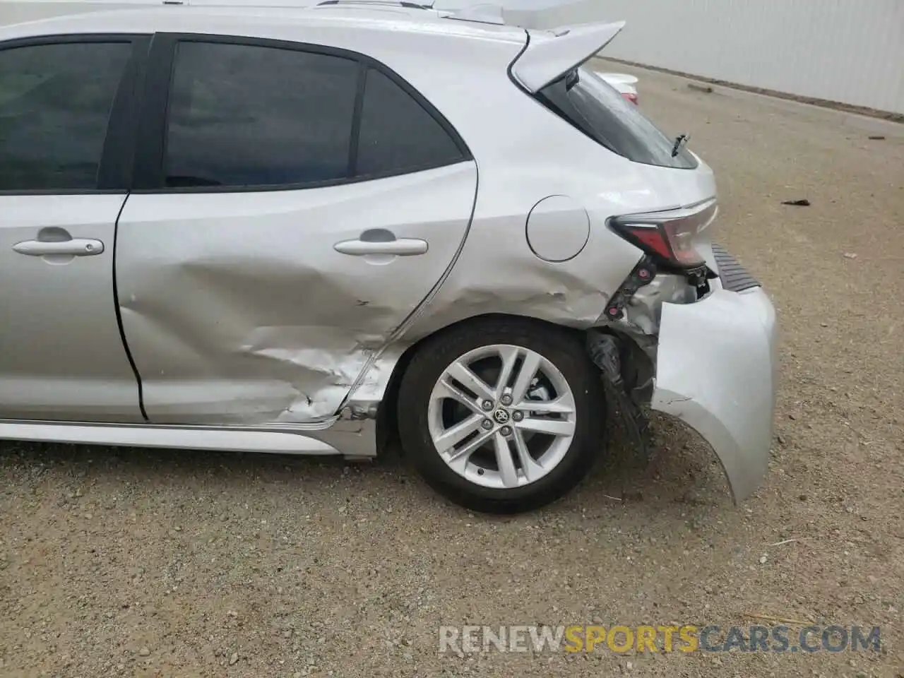 9 Photograph of a damaged car JTND4RBE8L3095151 TOYOTA COROLLA 2020