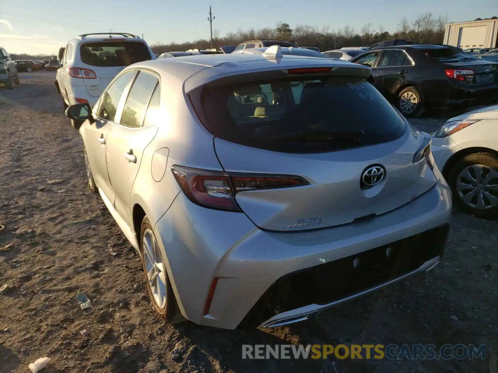 3 Photograph of a damaged car JTND4RBE8L3103717 TOYOTA COROLLA 2020