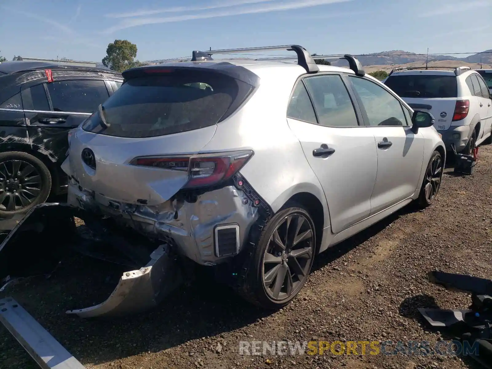 4 Photograph of a damaged car JTND4RBE9L3078908 TOYOTA COROLLA 2020