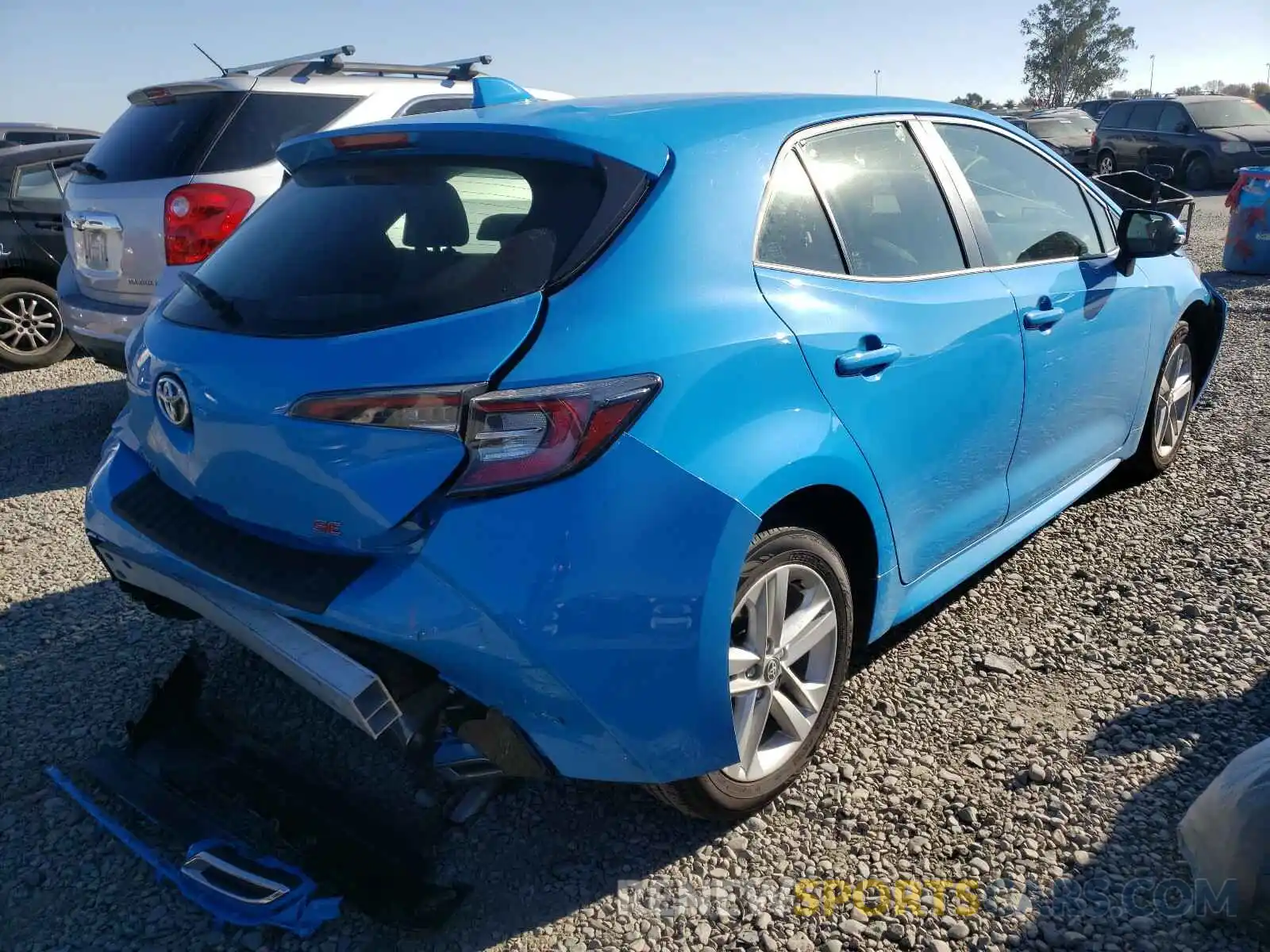 4 Photograph of a damaged car JTND4RBE9L3082246 TOYOTA COROLLA 2020