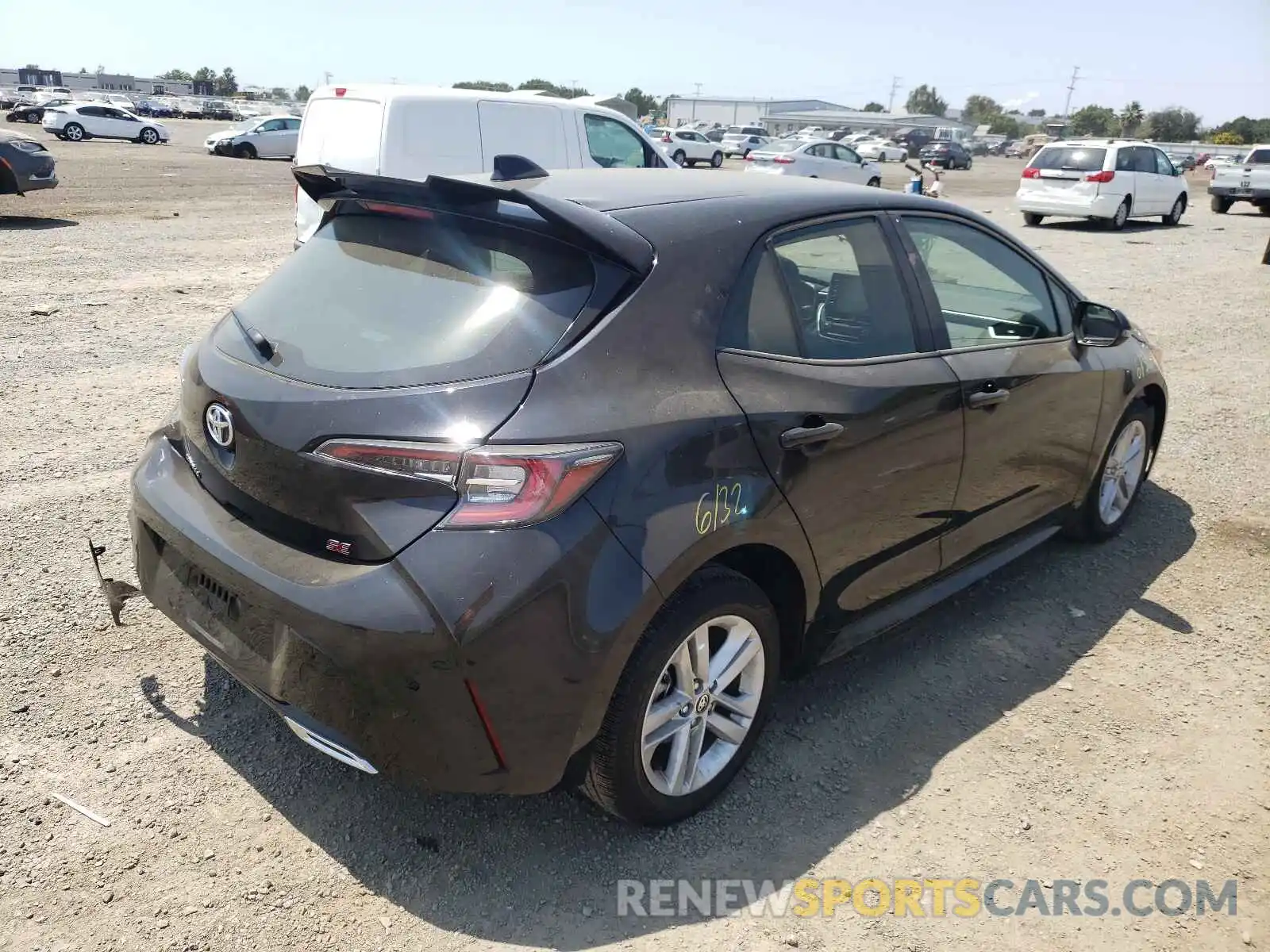 4 Photograph of a damaged car JTND4RBE9L3098155 TOYOTA COROLLA 2020