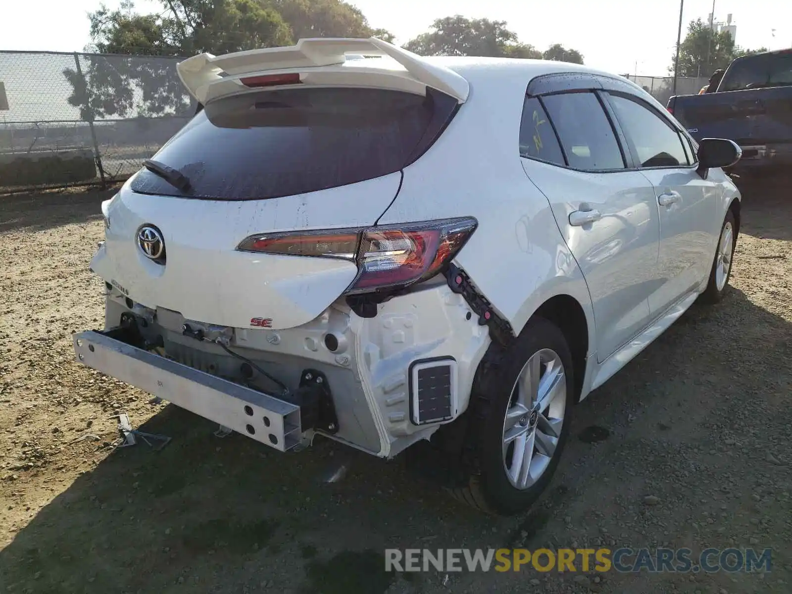 4 Photograph of a damaged car JTND4RBEXL3093028 TOYOTA COROLLA 2020