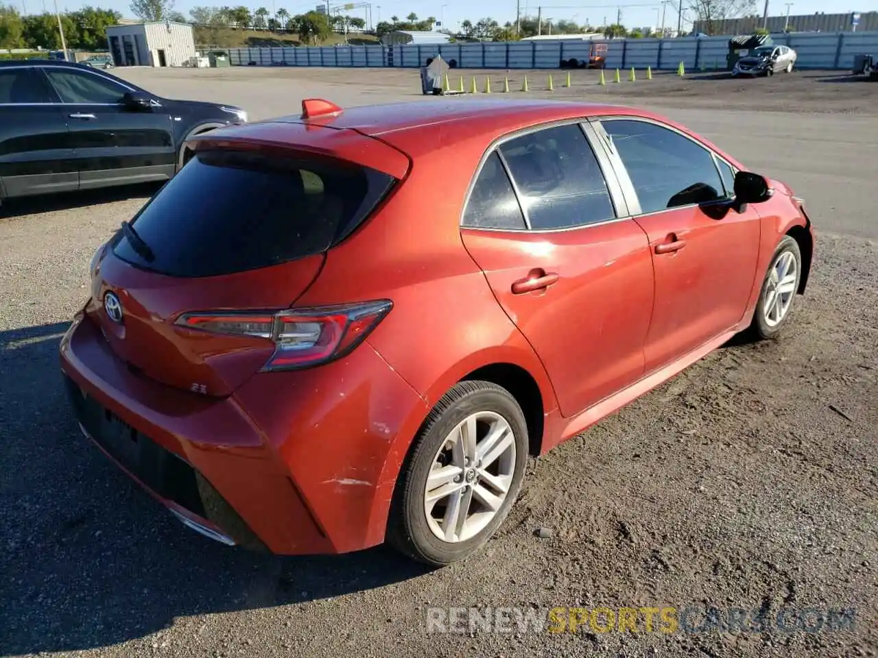 4 Photograph of a damaged car JTND4RBEXL3093594 TOYOTA COROLLA 2020