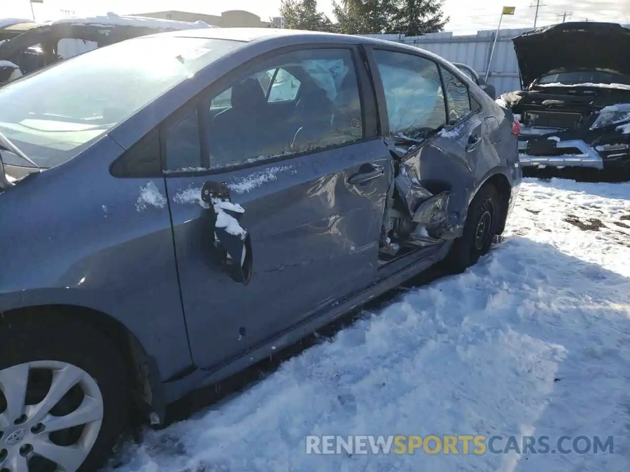 9 Photograph of a damaged car 5YFBPMBE6MP210697 TOYOTA COROLLA 2021